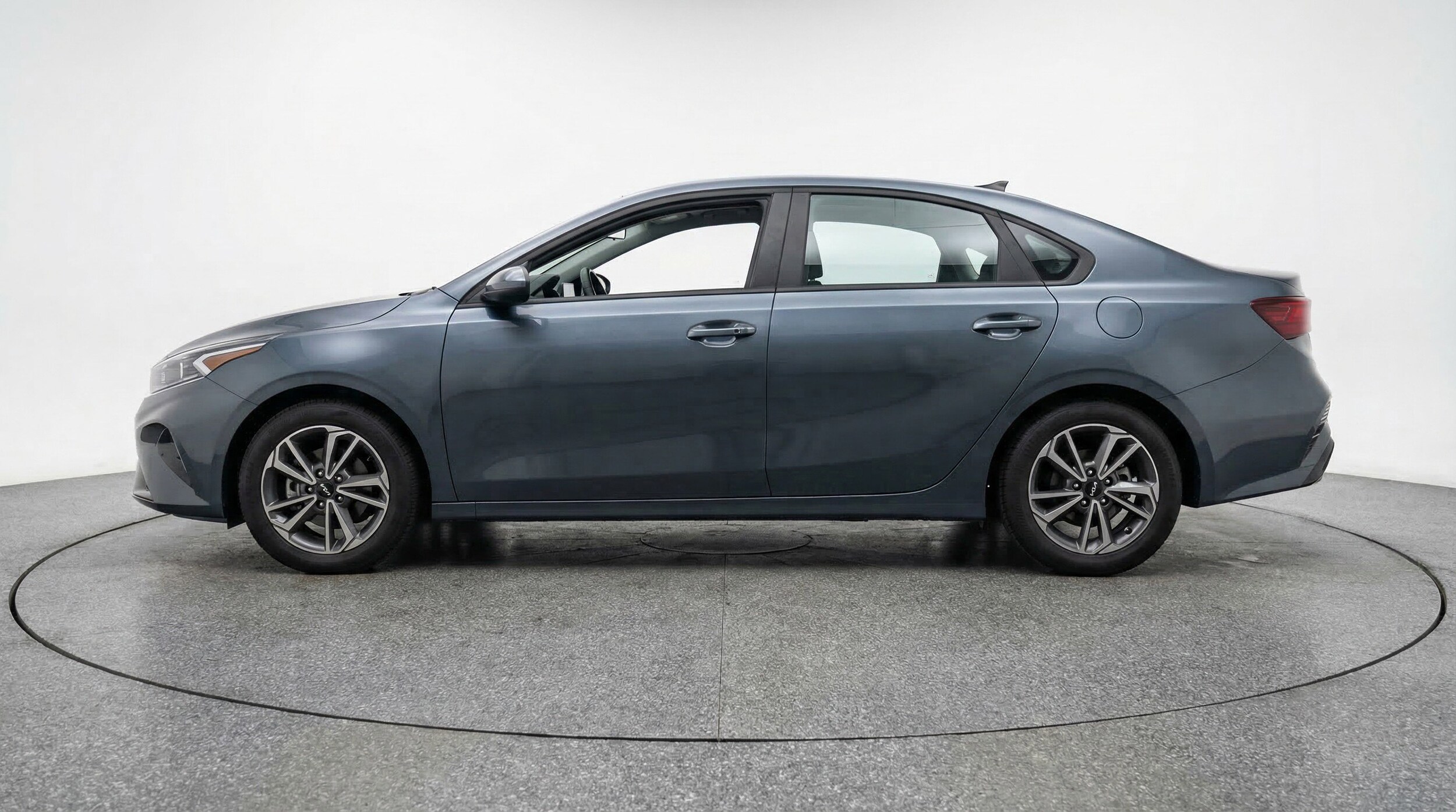 Thumbnail: 2024 Kia Forte - 5
