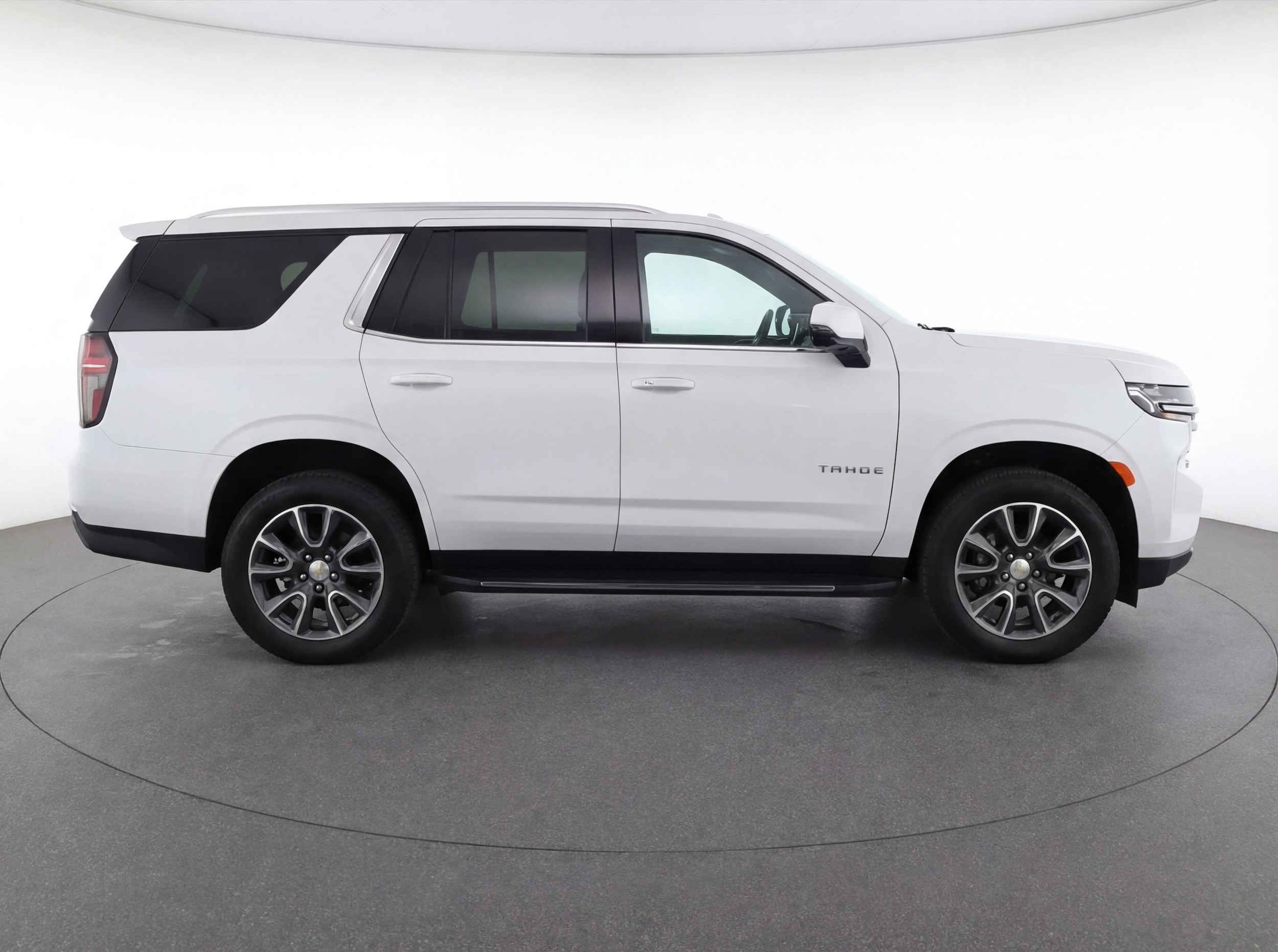 Thumbnail: 2023 Chevrolet Tahoe - 11