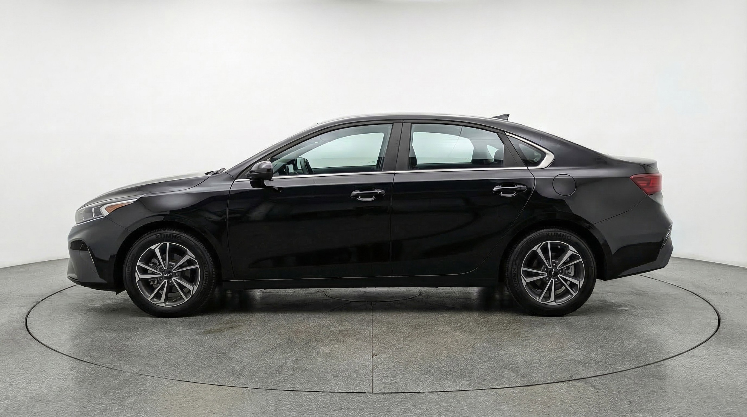 Thumbnail: 2024 Kia Forte - 5