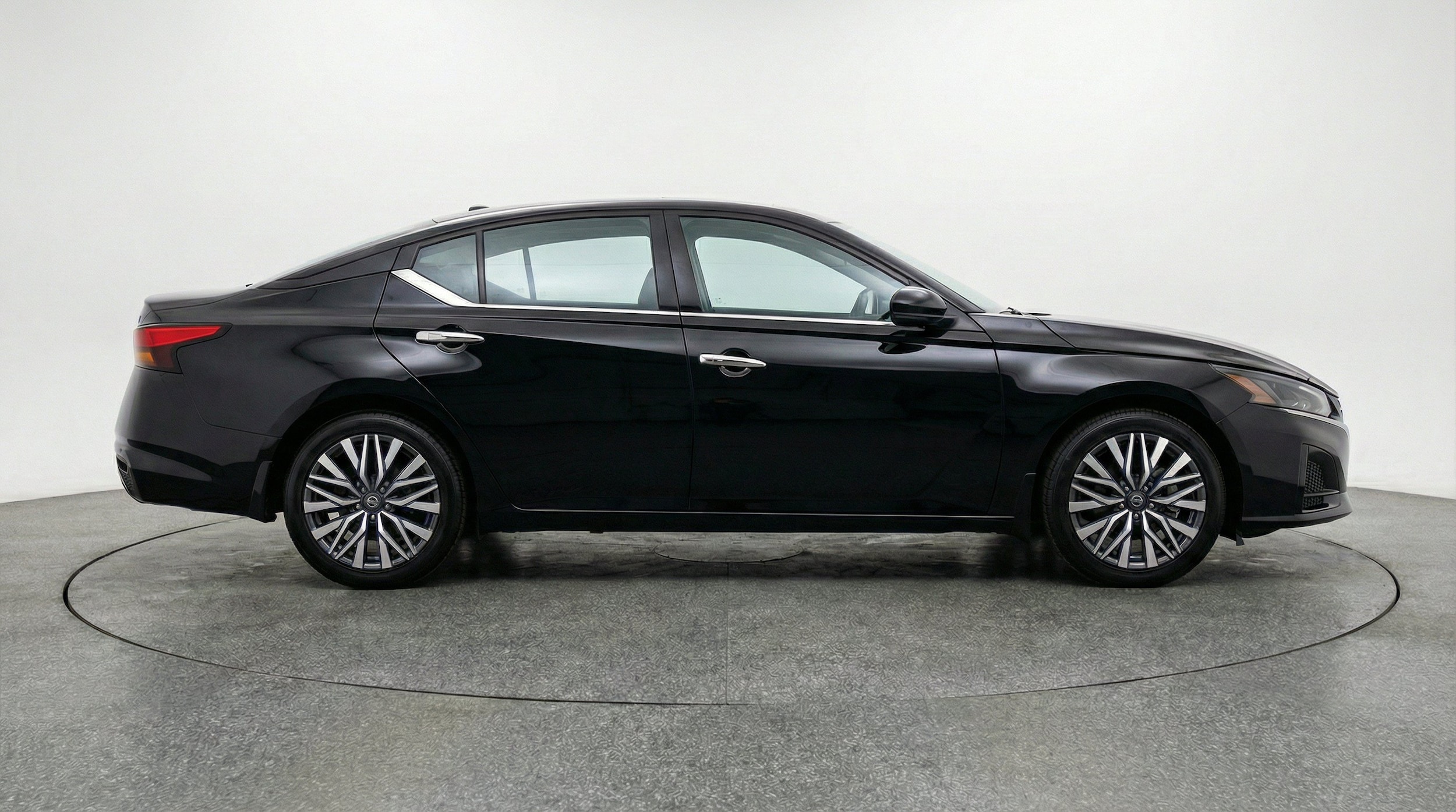 Thumbnail: 2025 Nissan Altima - 10