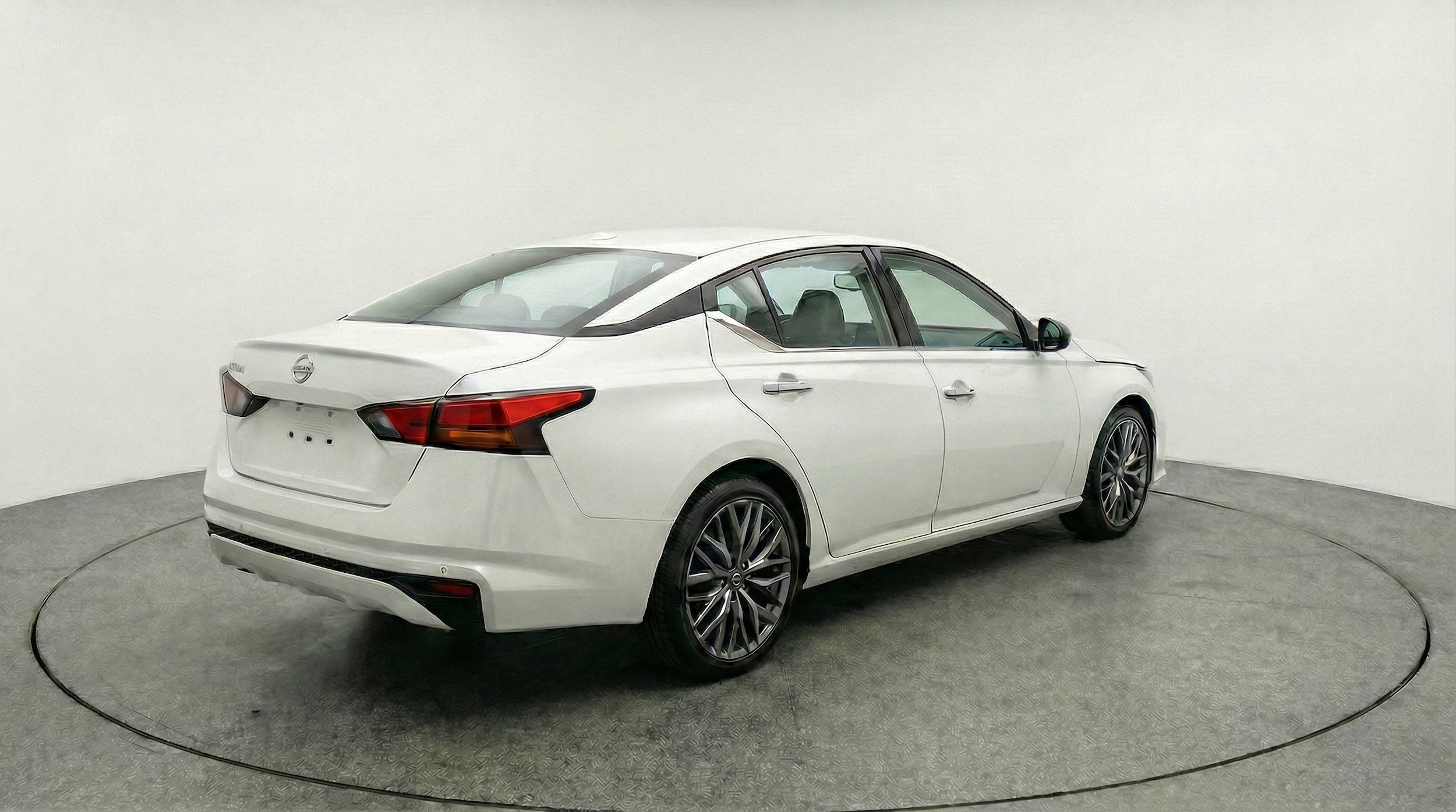 Thumbnail: 2025 Nissan Altima - 9