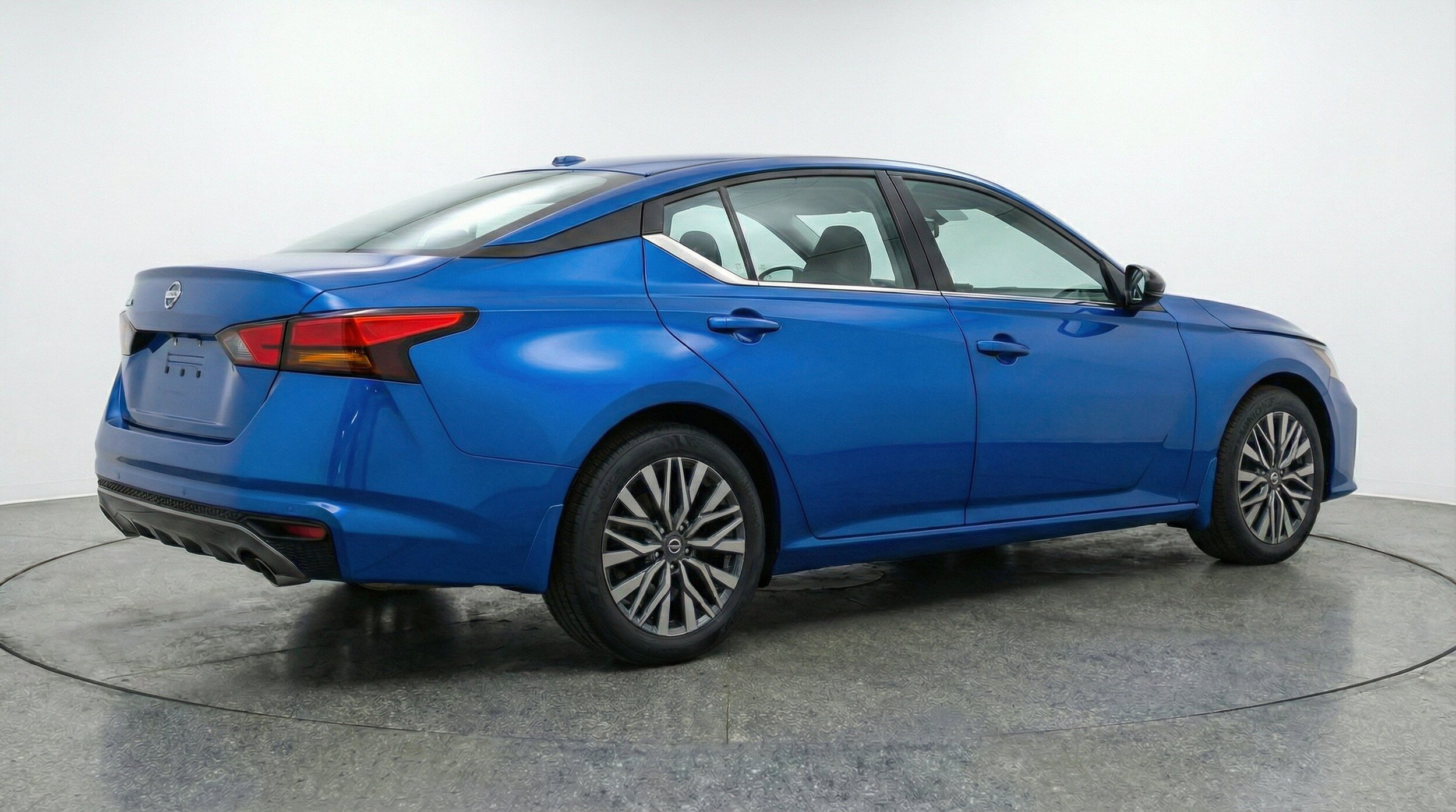 Thumbnail: 2025 Nissan Altima - 9