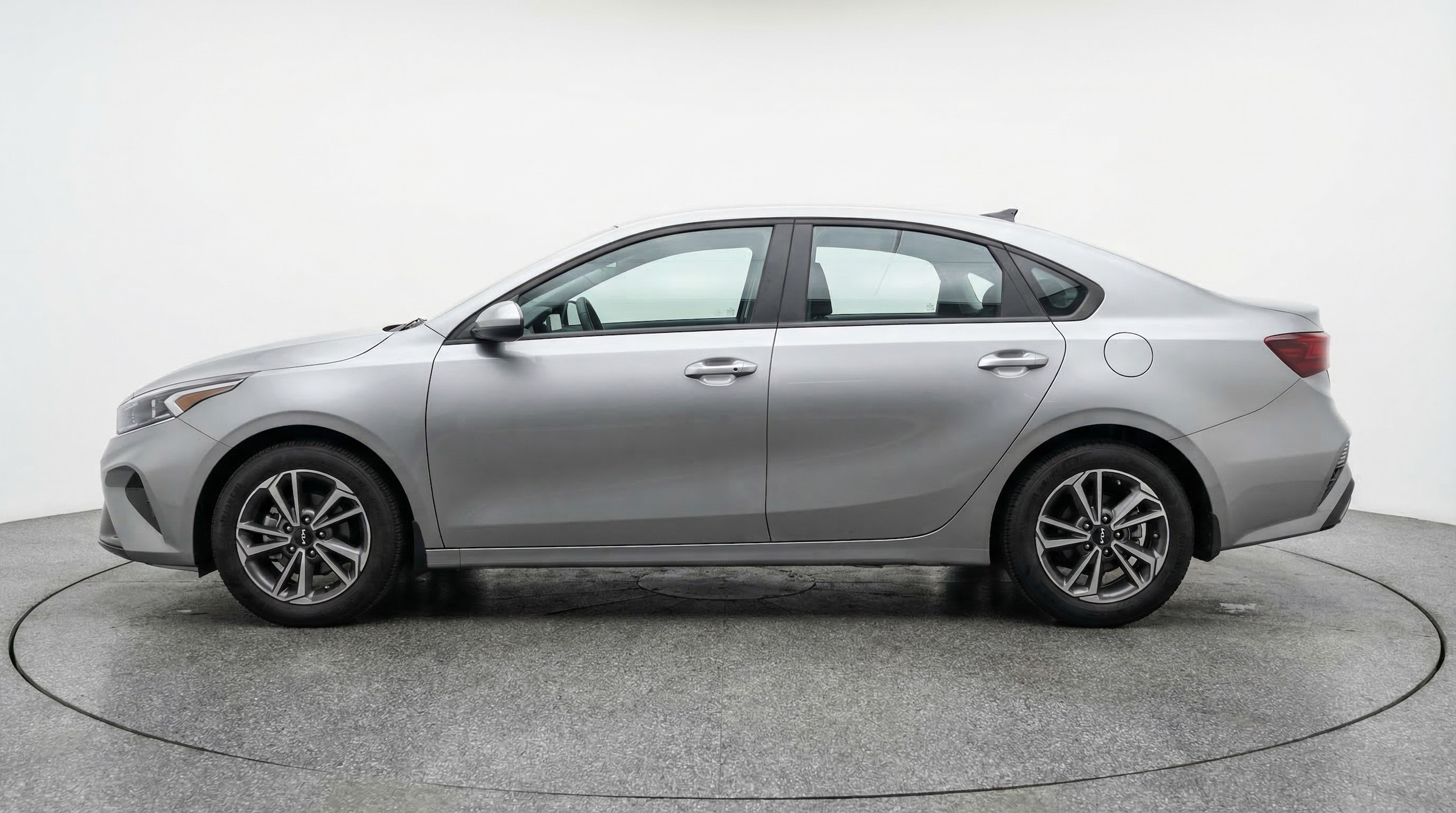 Thumbnail: 2024 Kia Forte - 4