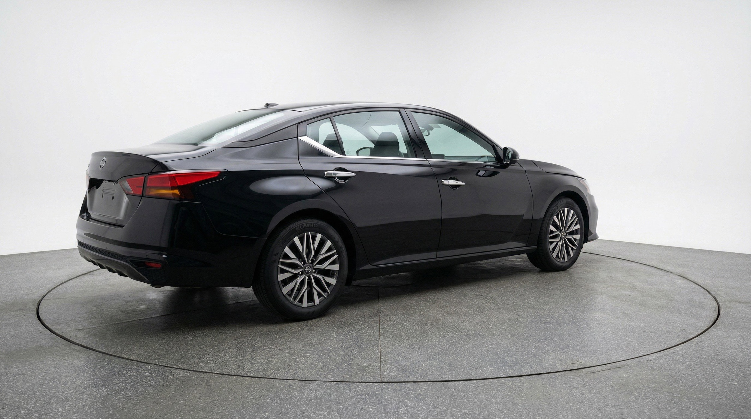 Thumbnail: 2025 Nissan Altima - 9