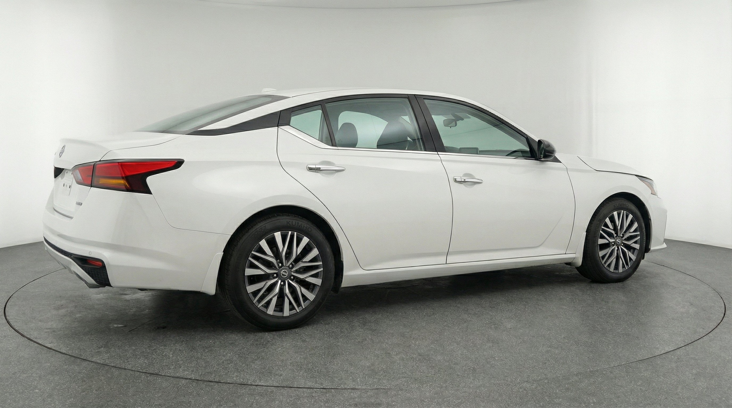 Thumbnail: 2025 Nissan Altima - 9