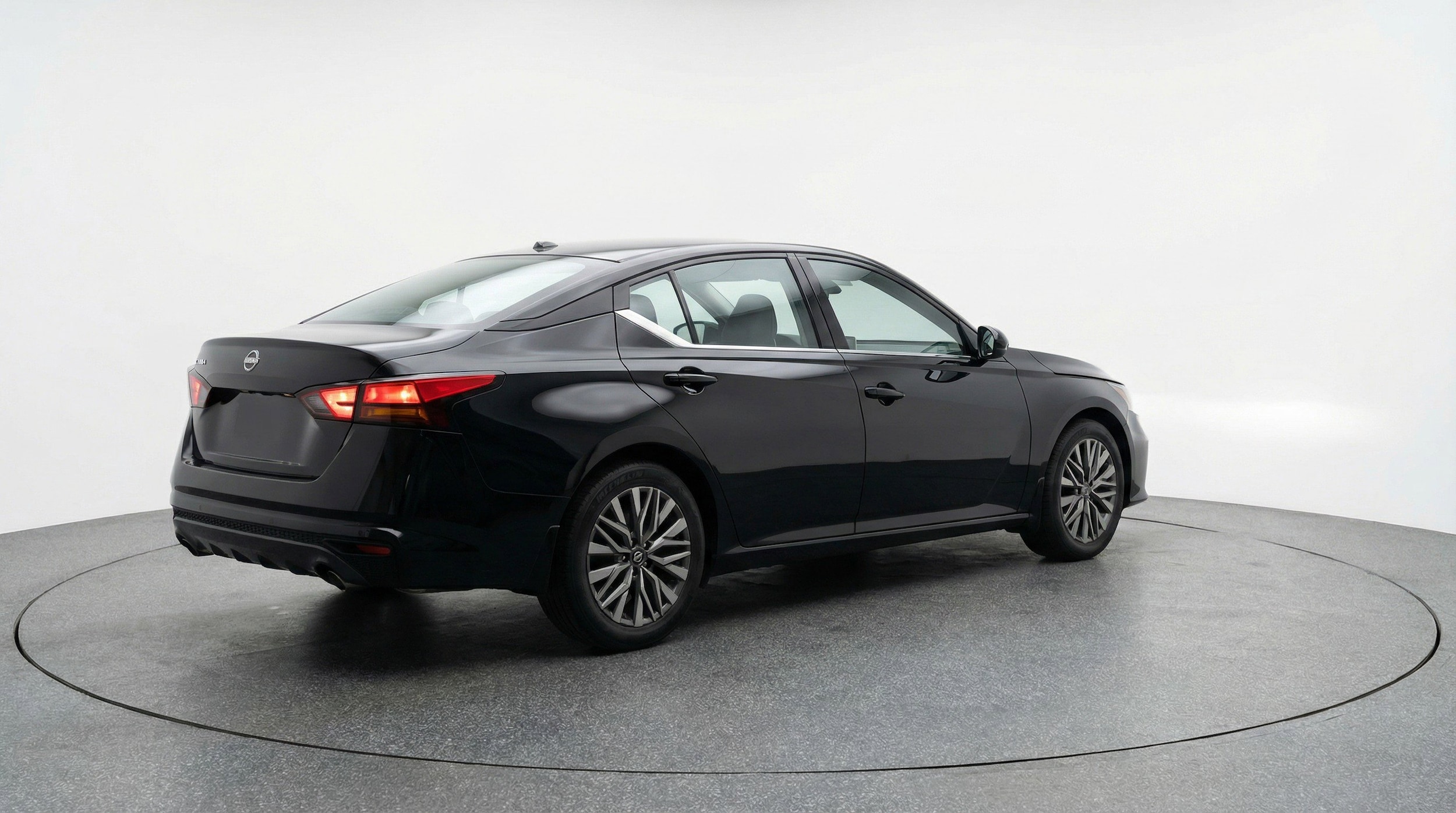 Thumbnail: 2025 Nissan Altima - 9