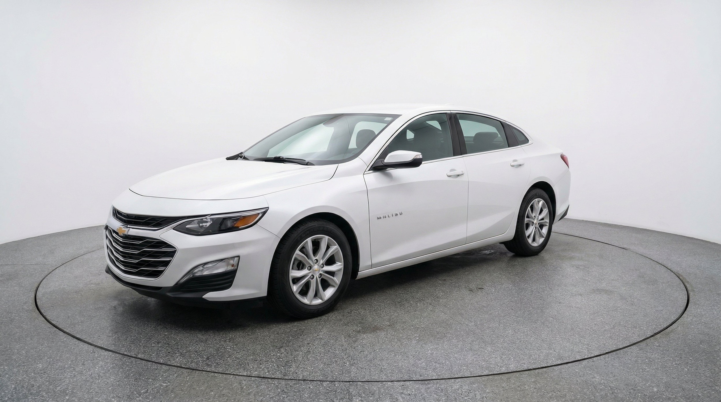 Thumbnail: 2024 Chevrolet Malibu - 3