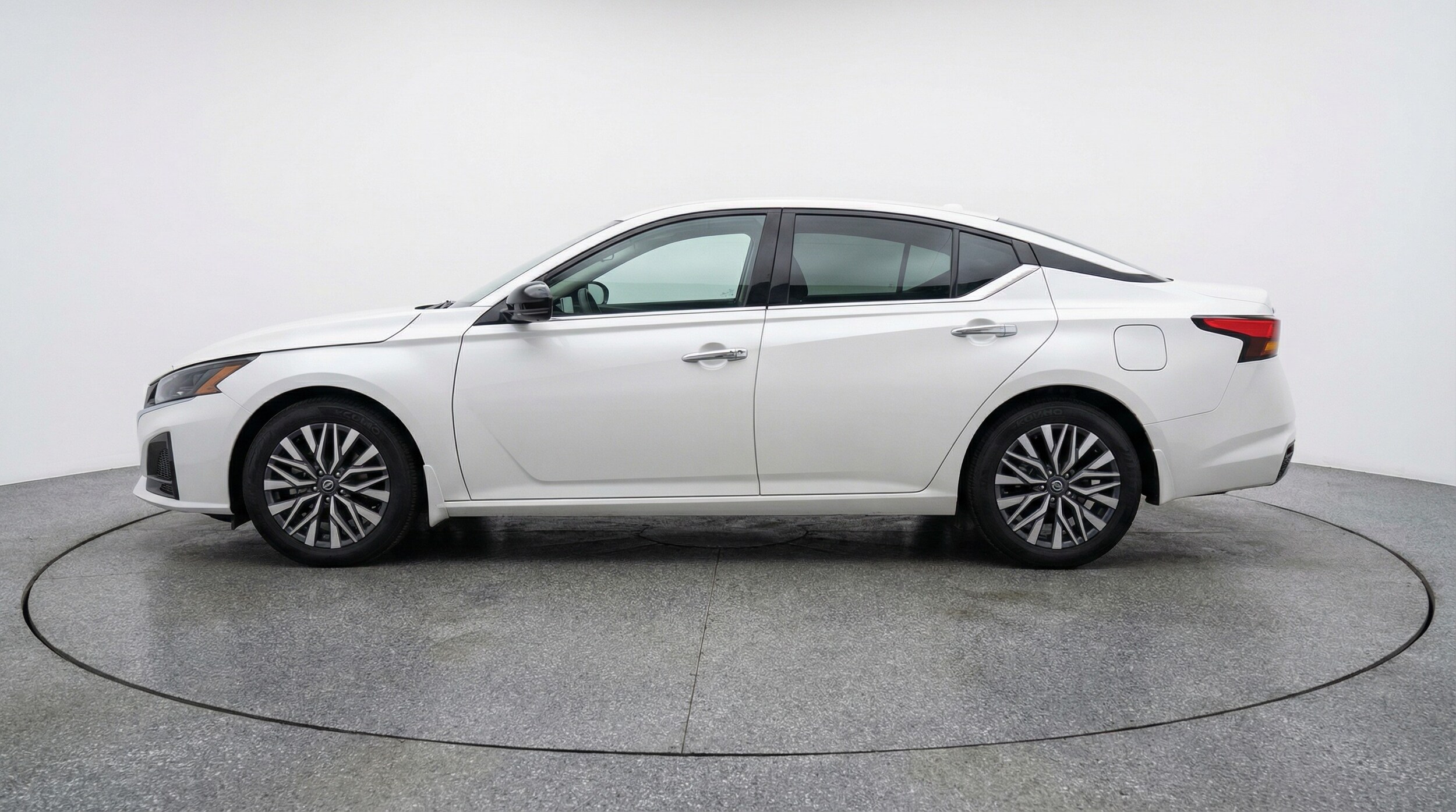 Thumbnail: 2025 Nissan Altima - 4