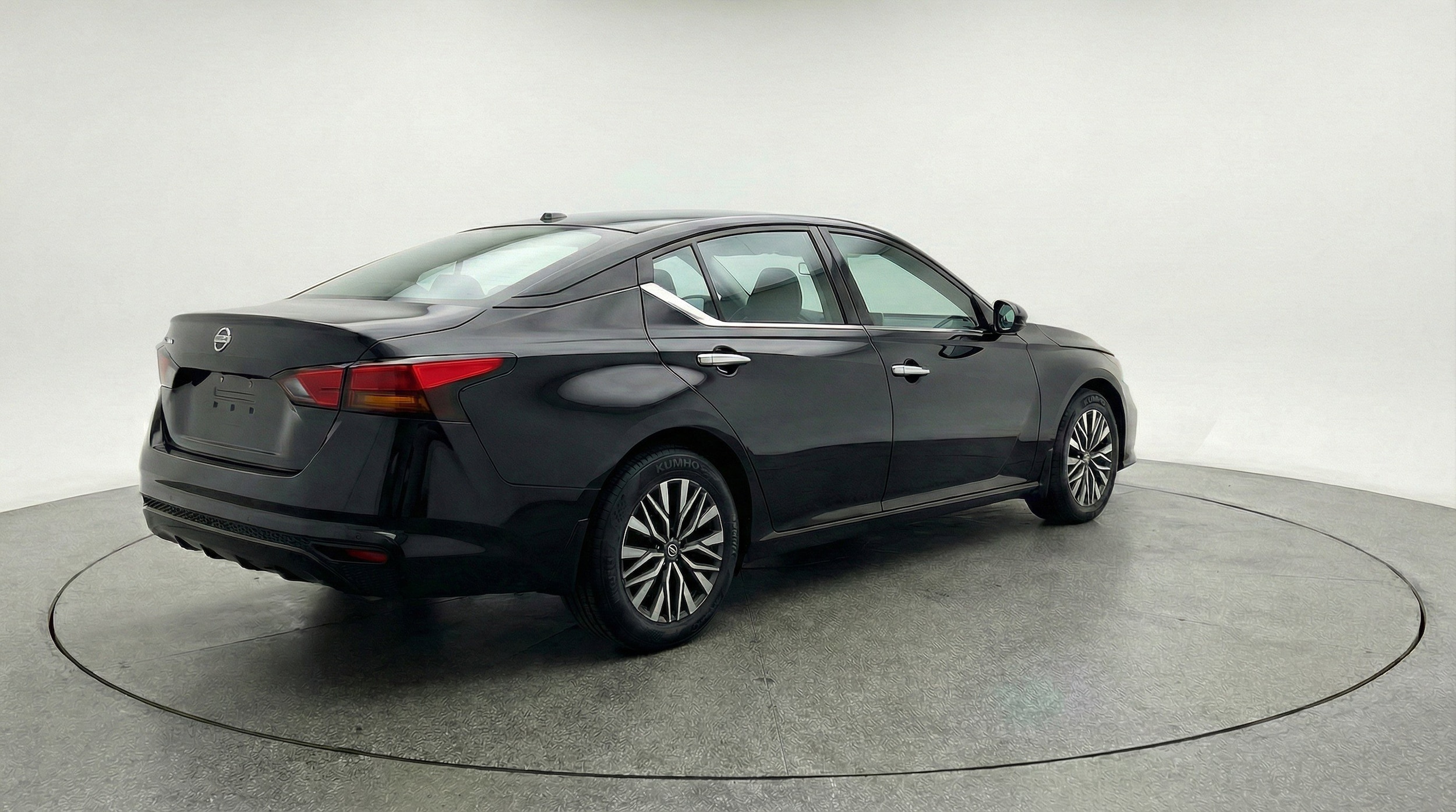 Thumbnail: 2025 Nissan Altima - 9