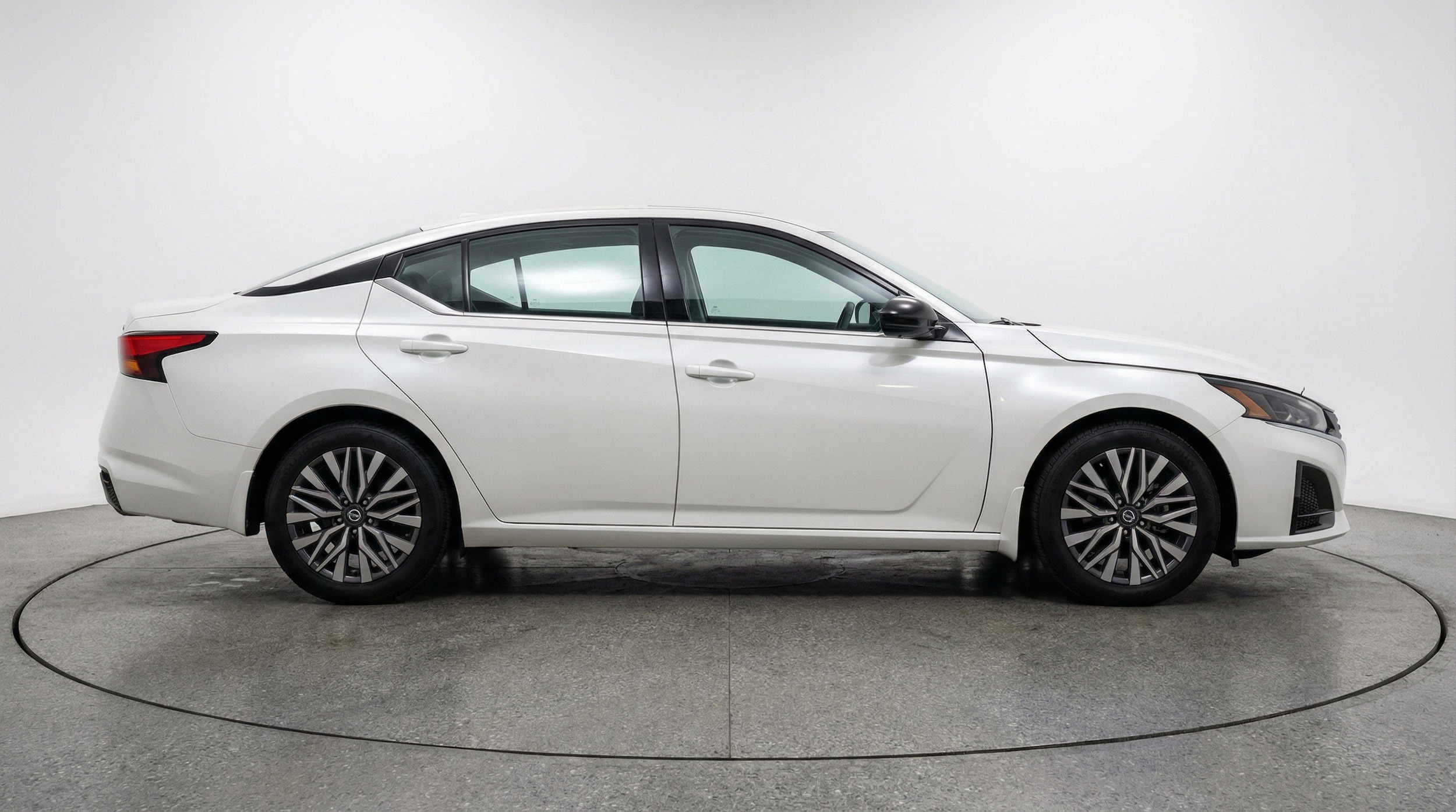 Thumbnail: 2025 Nissan Altima - 10