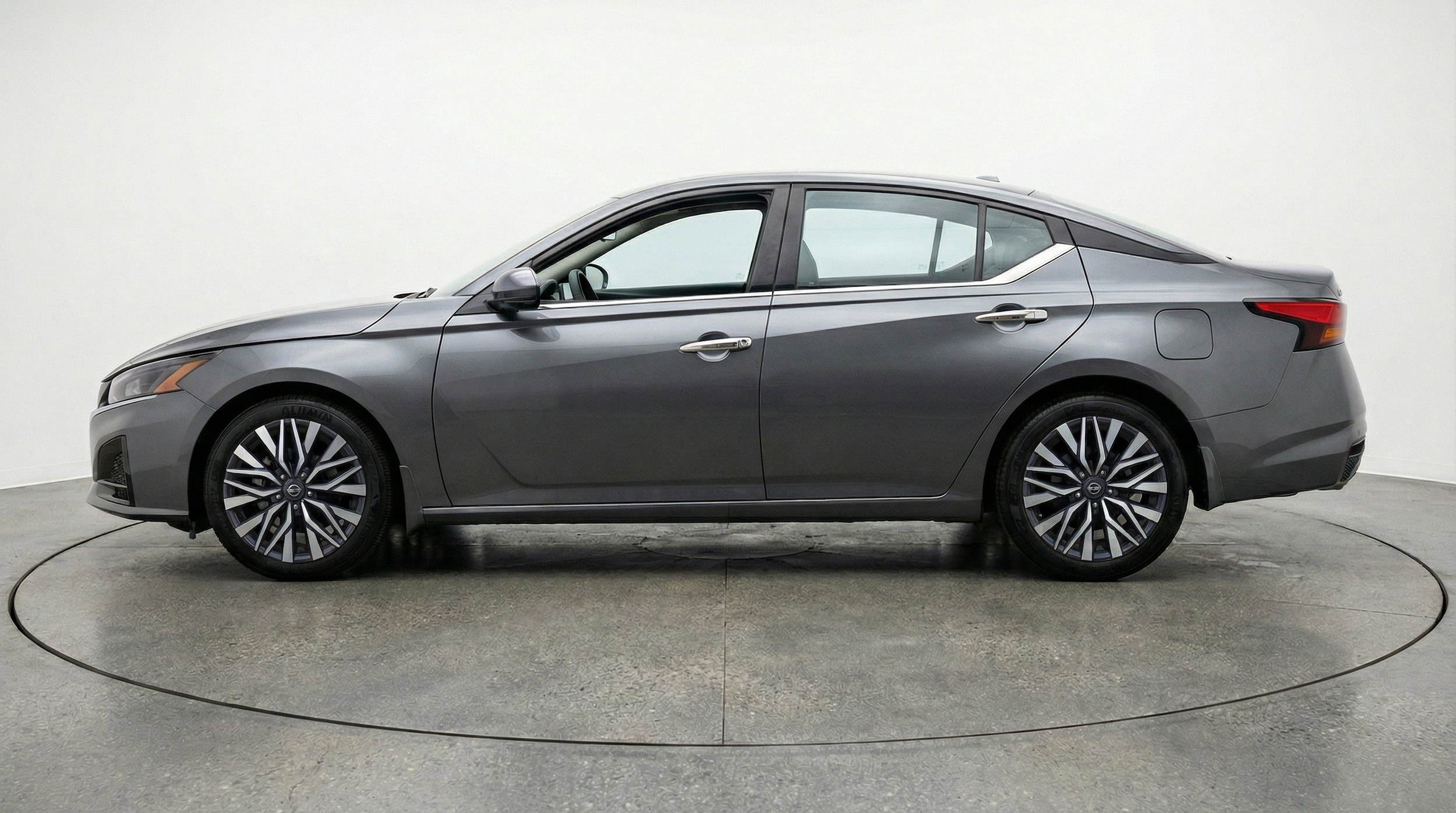 Thumbnail: 2025 Nissan Altima - 5