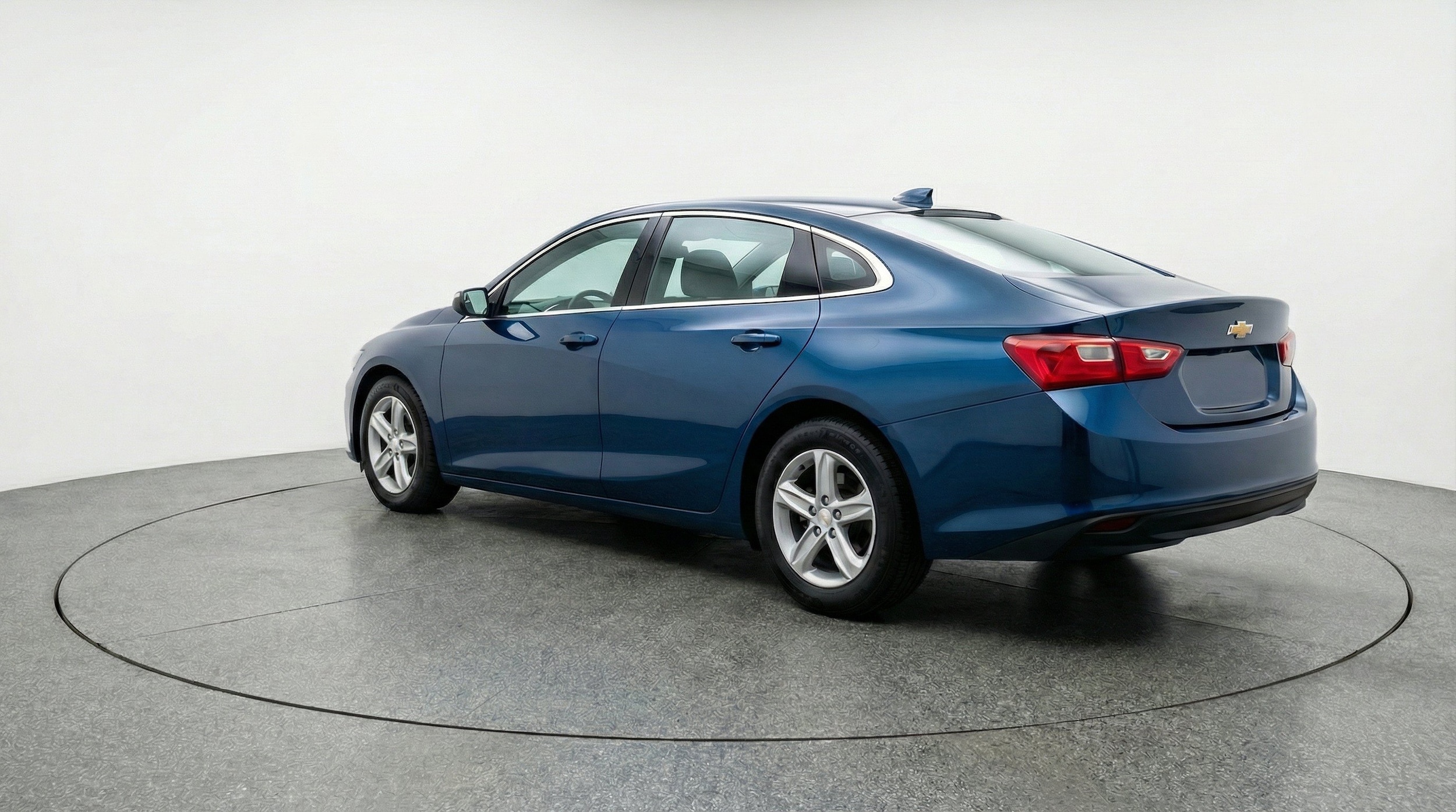 Thumbnail: 2024 Chevrolet Malibu - 6