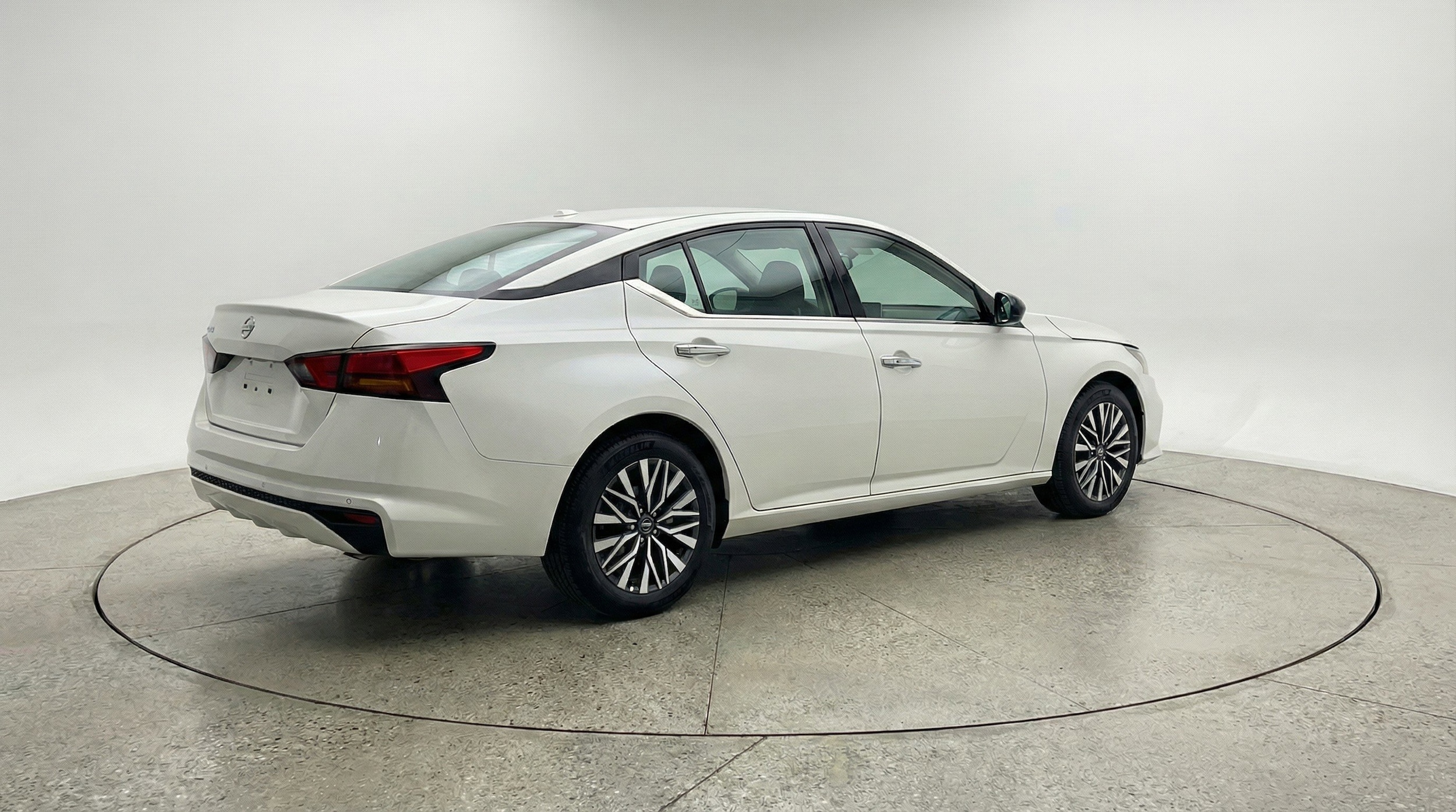 Thumbnail: 2025 Nissan Altima - 9