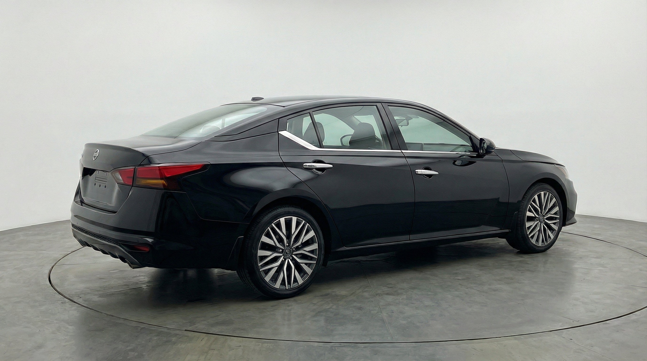Thumbnail: 2025 Nissan Altima - 9