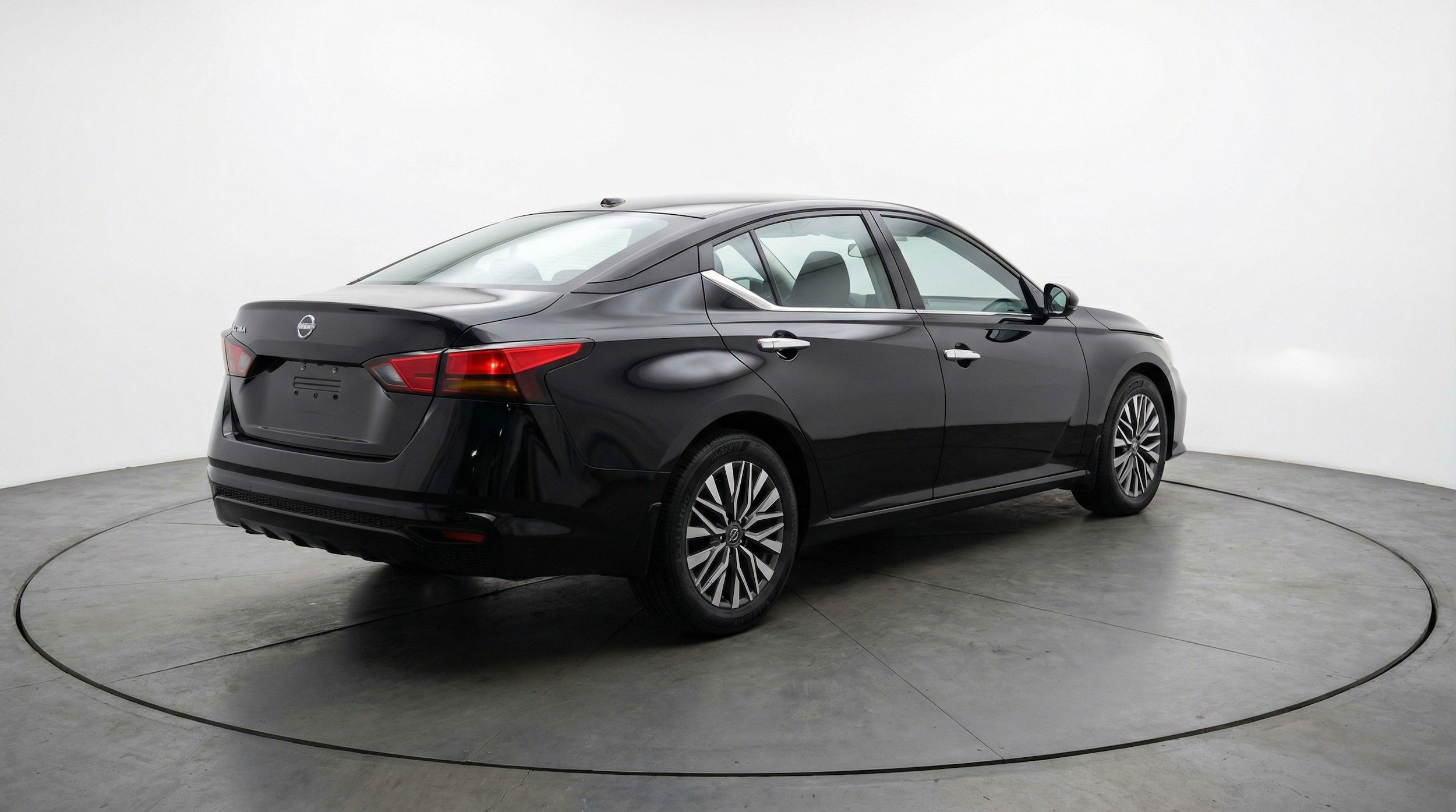 Thumbnail: 2025 Nissan Altima - 9