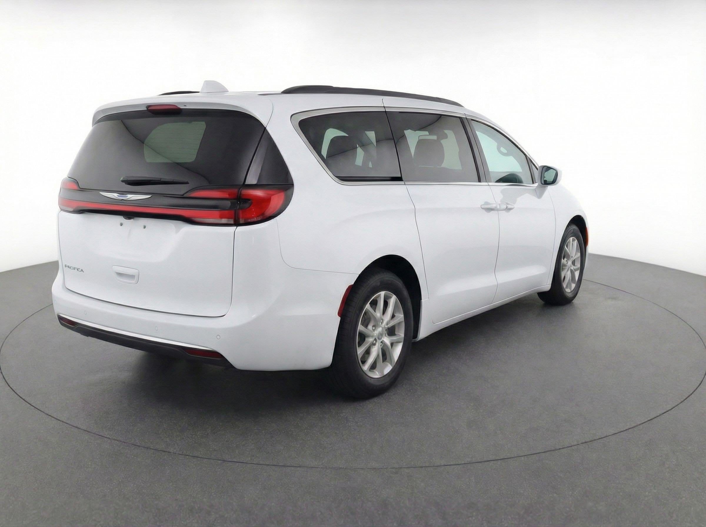 Thumbnail: 2024 Chrysler Pacifica - 9
