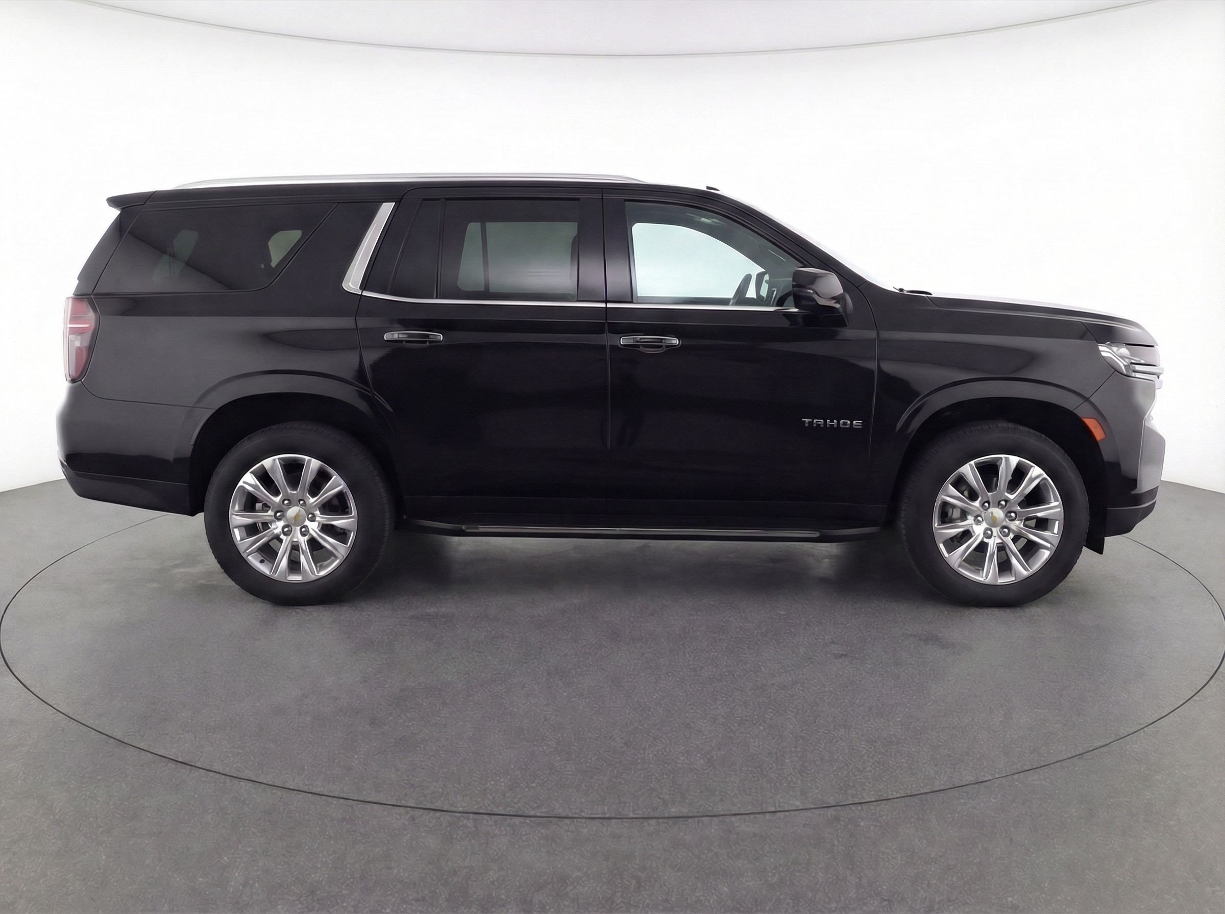 Thumbnail: 2023 Chevrolet Tahoe - 11