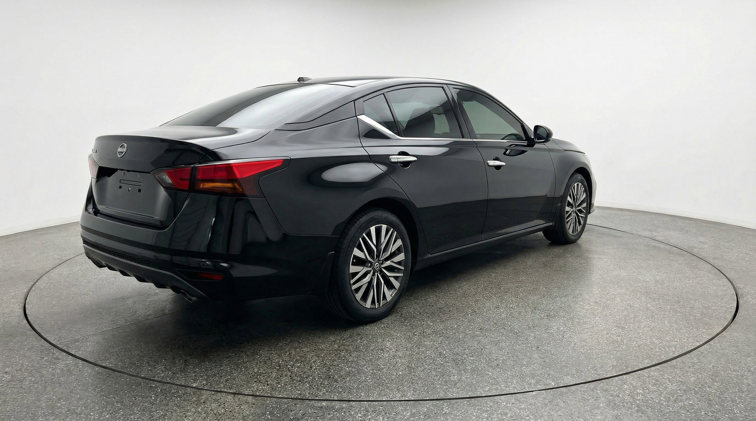 Thumbnail: 2025 Nissan Altima - 9