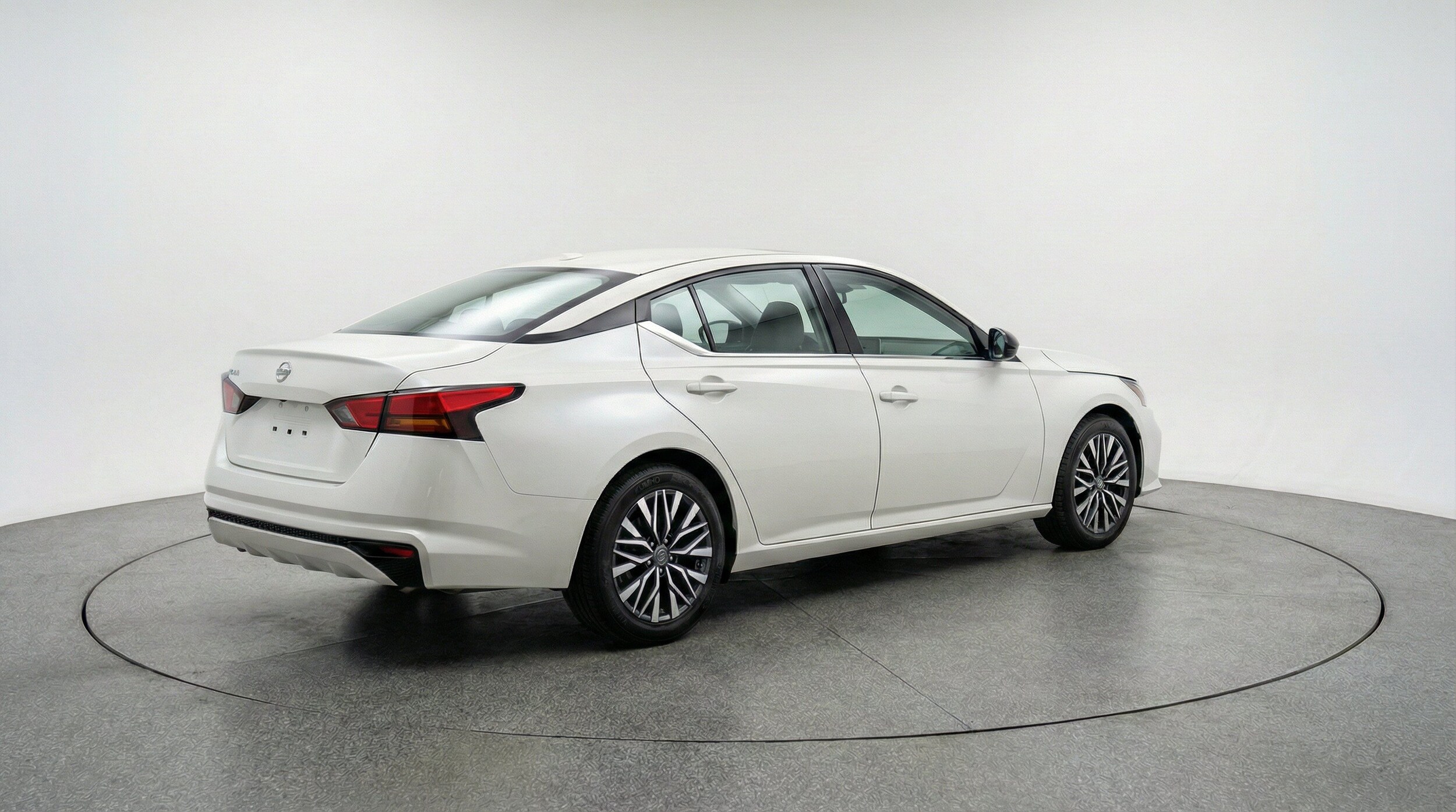 Thumbnail: 2025 Nissan Altima - 9
