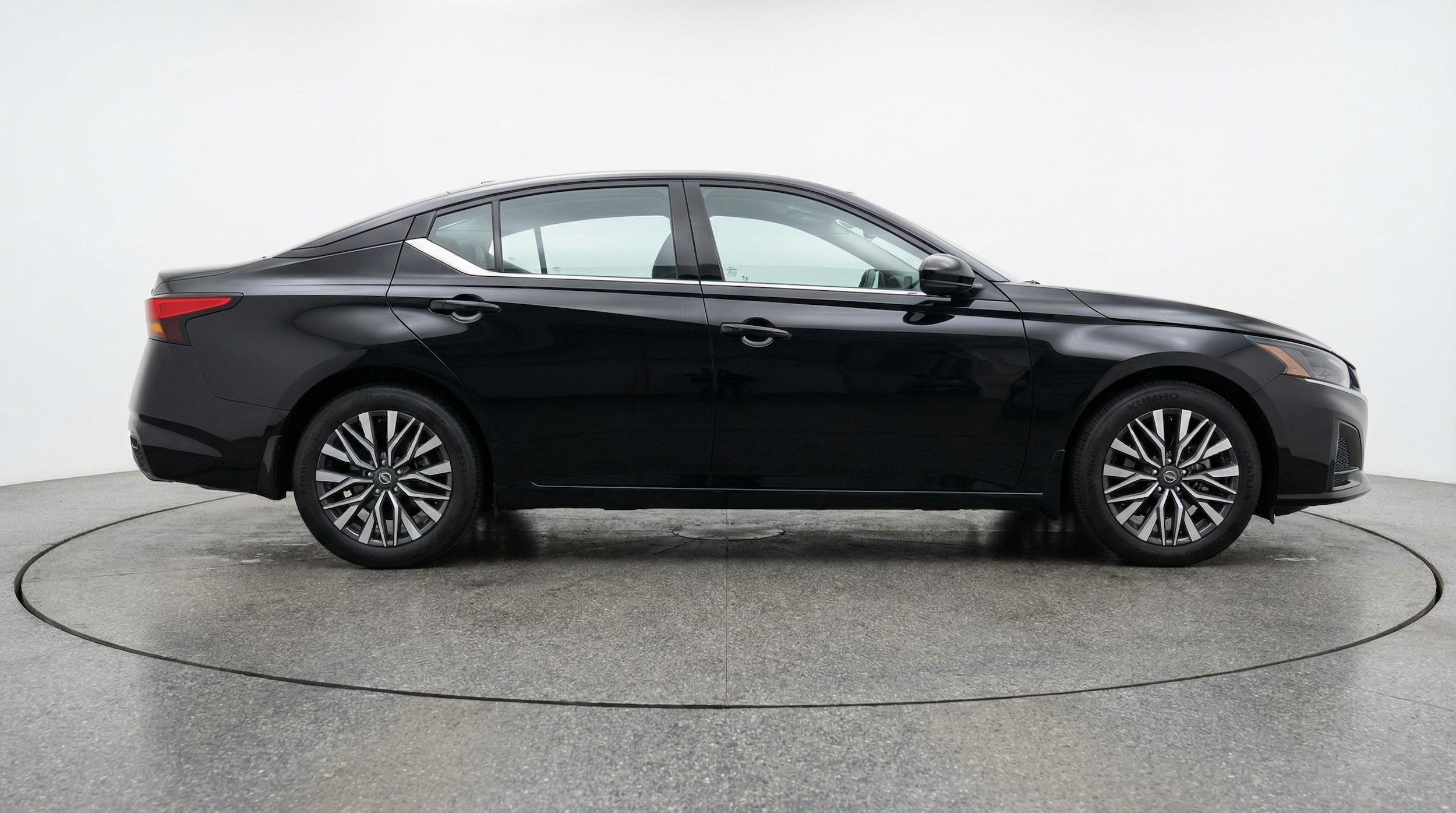 Thumbnail: 2025 Nissan Altima - 8