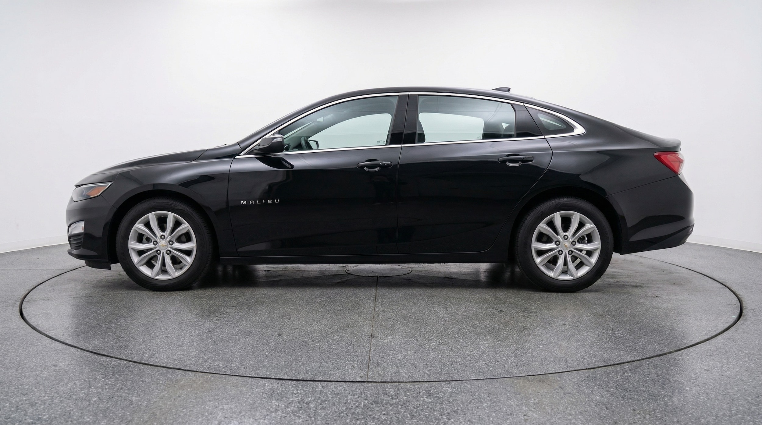 Thumbnail: 2024 Chevrolet Malibu - 4
