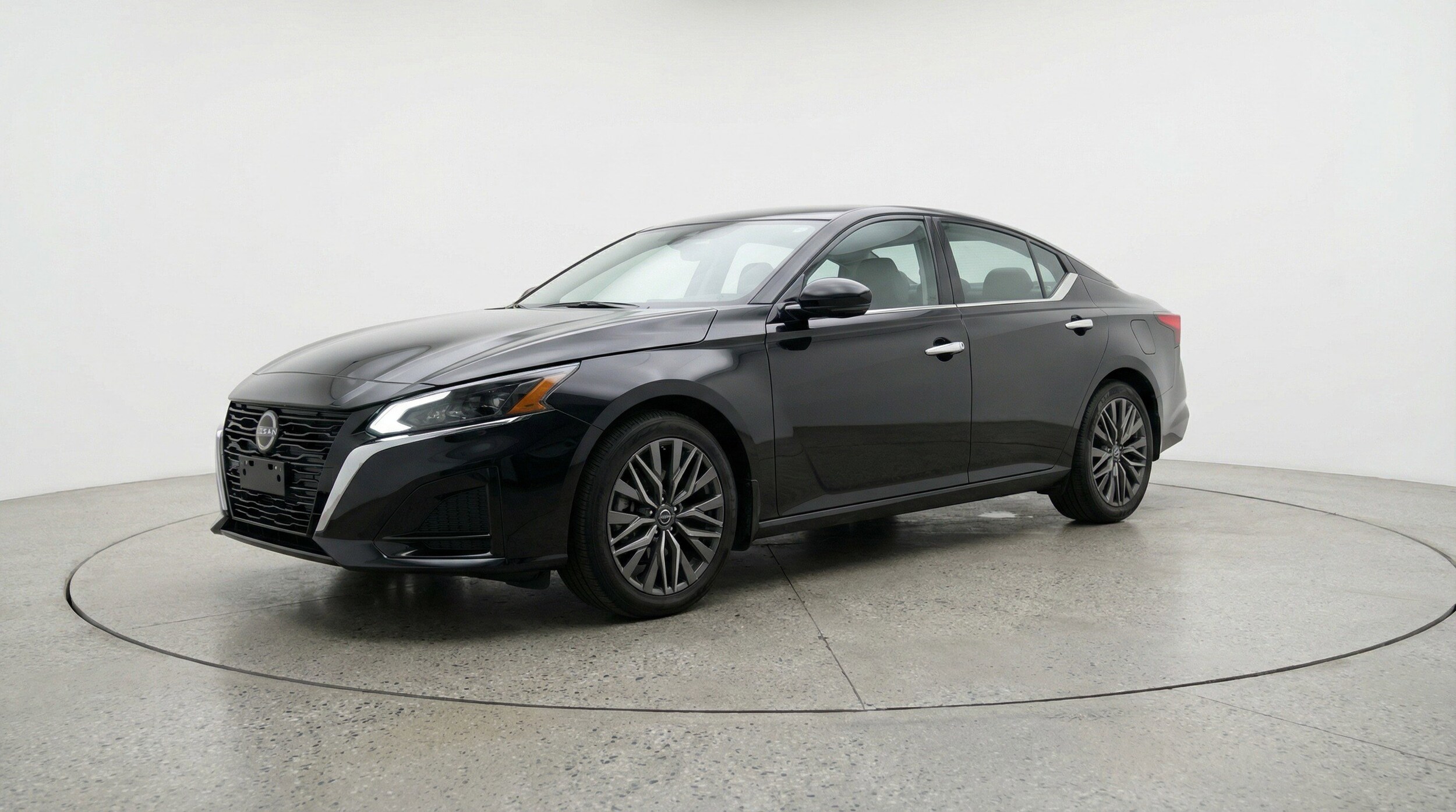 Thumbnail: 2025 Nissan Altima - 3