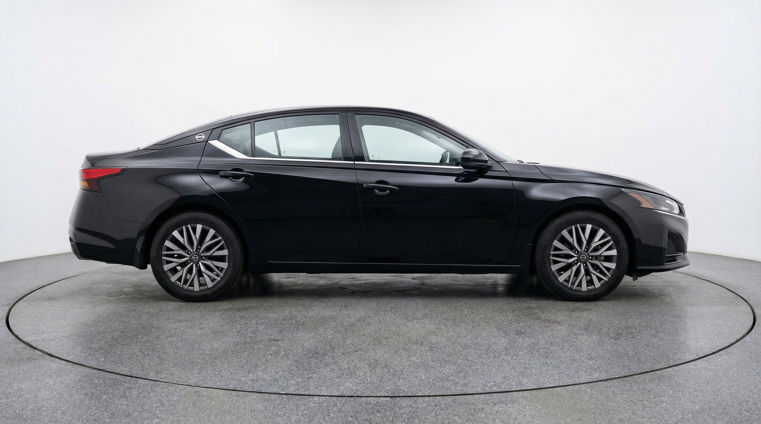 Thumbnail: 2025 Nissan Altima - 10