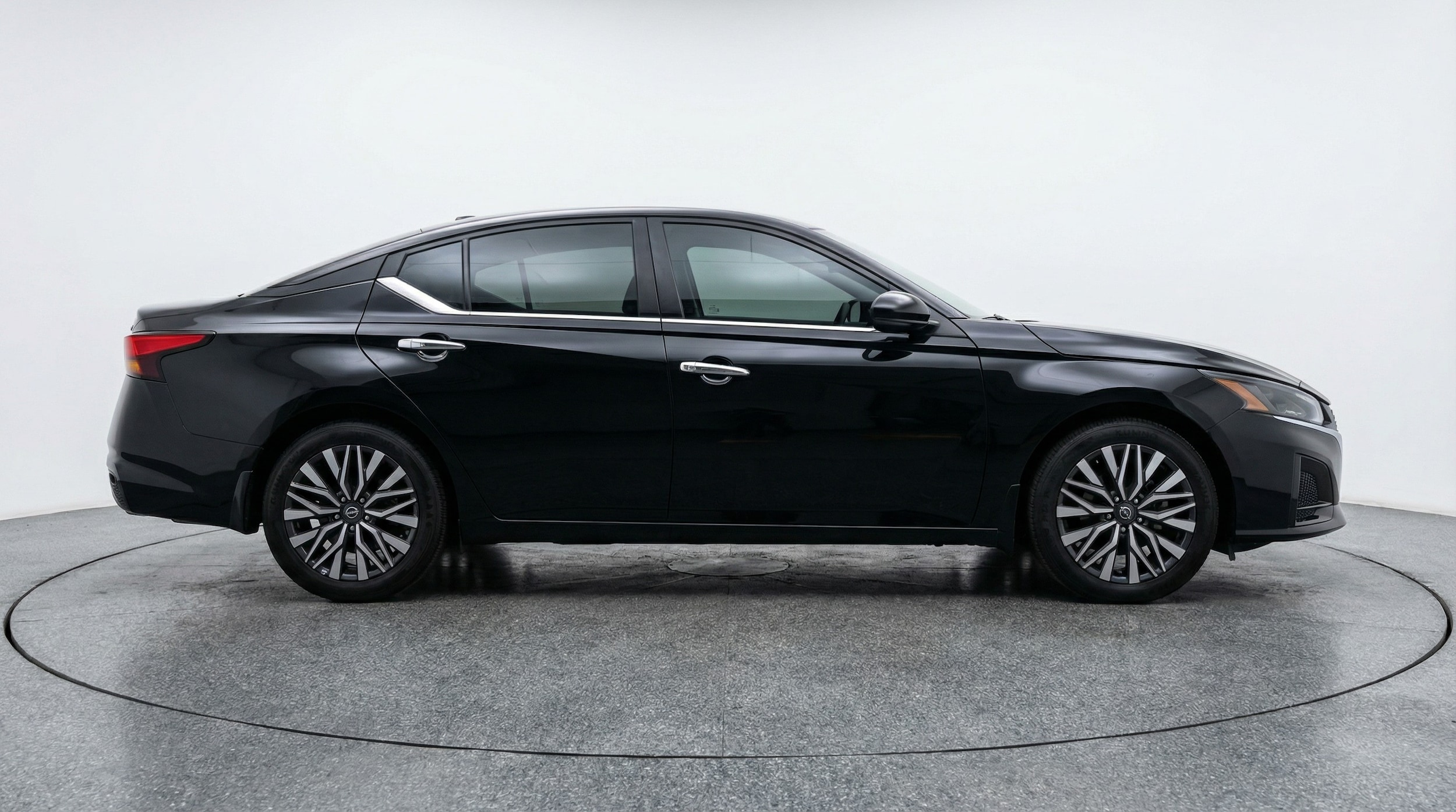 Thumbnail: 2025 Nissan Altima - 8