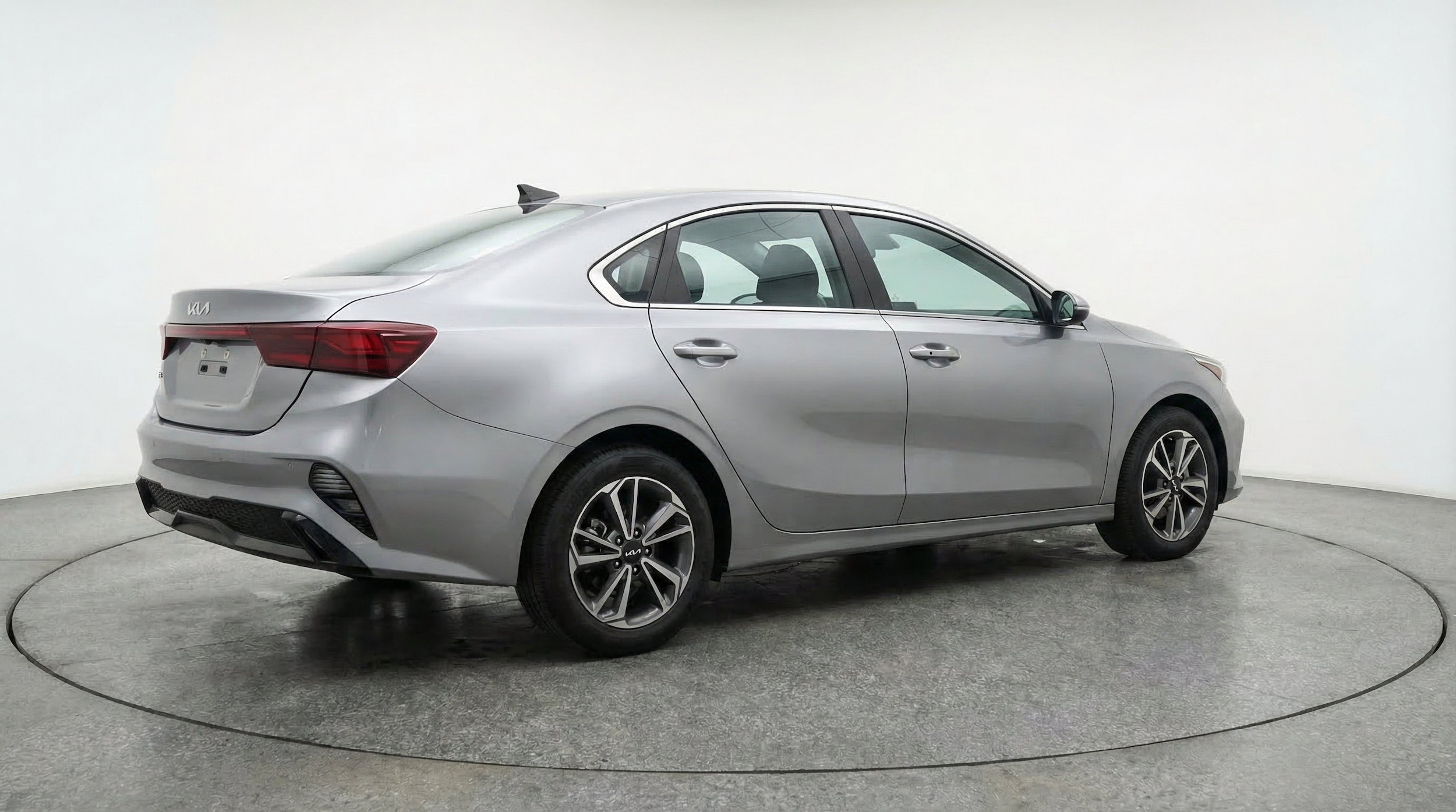 Thumbnail: 2024 Kia Forte - 9