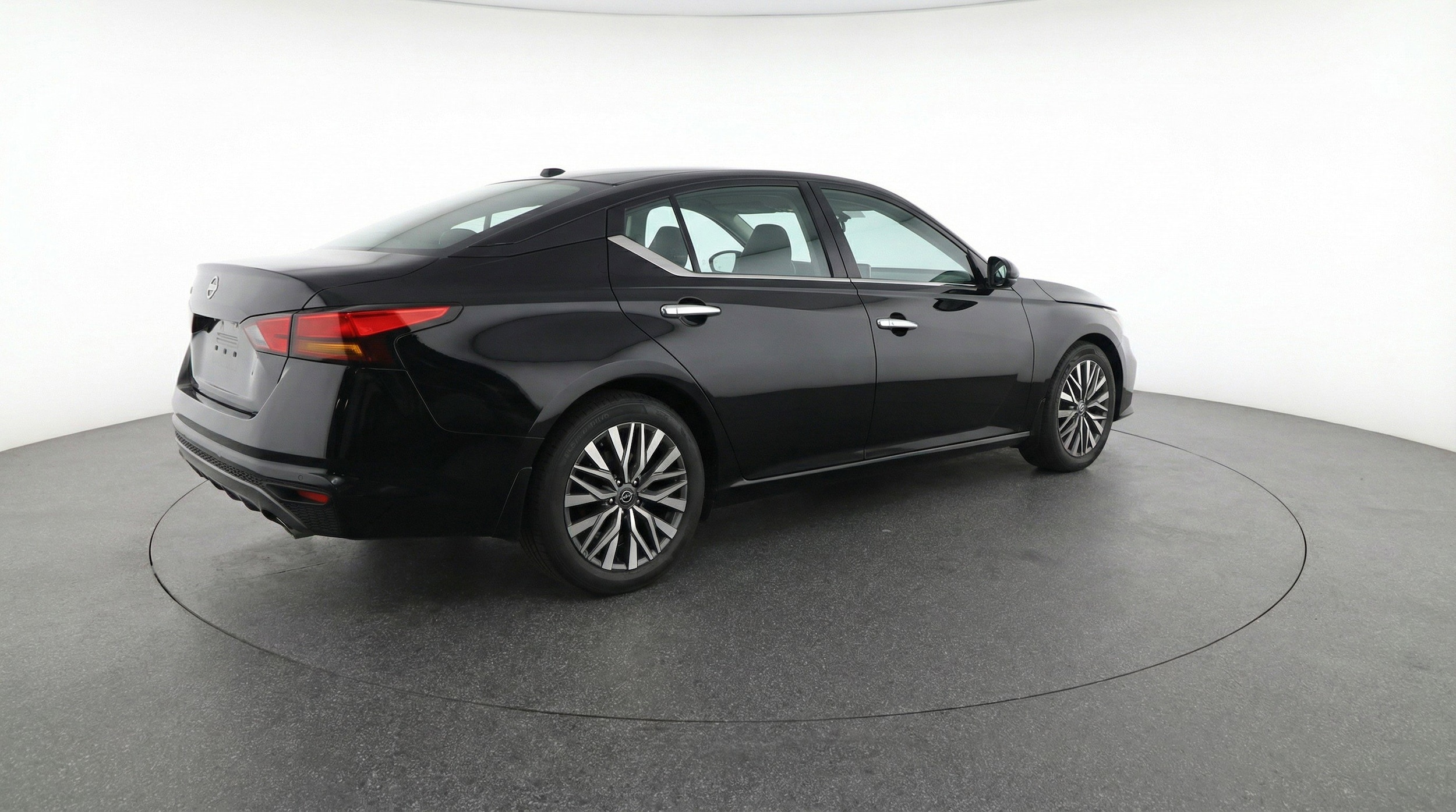 Thumbnail: 2025 Nissan Altima - 9