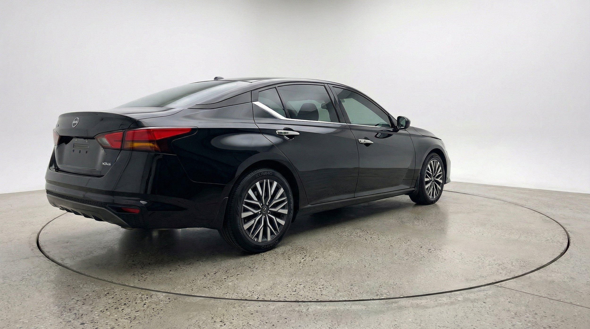 Thumbnail: 2025 Nissan Altima - 9