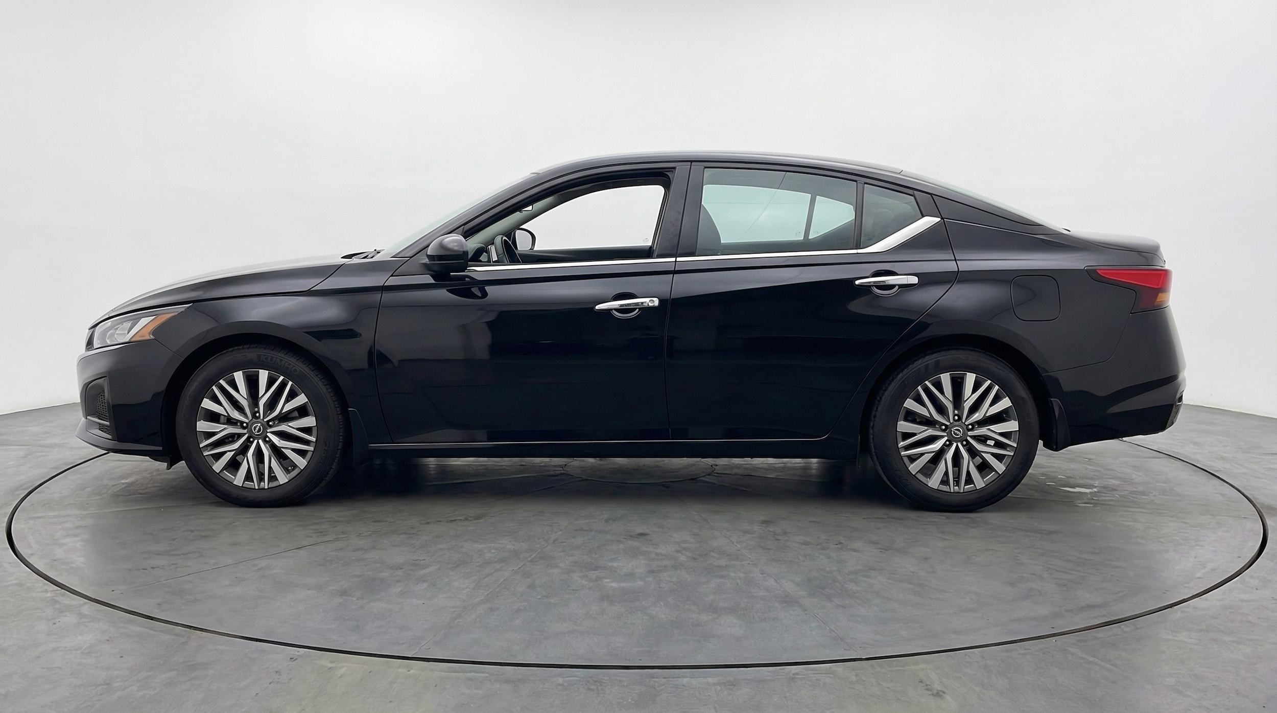 Thumbnail: 2025 Nissan Altima - 4