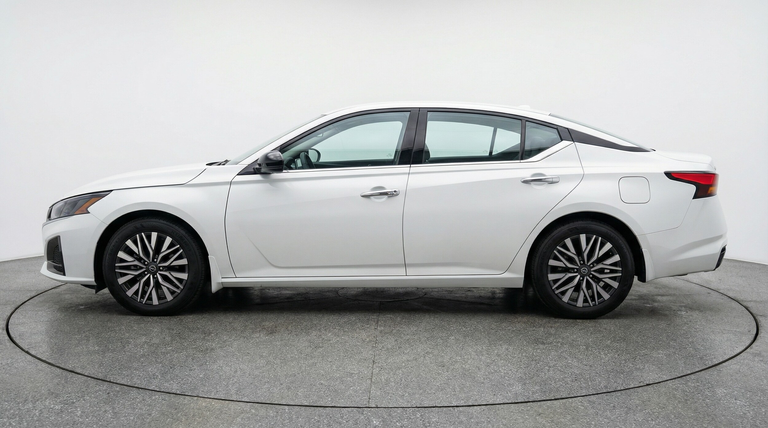 Thumbnail: 2025 Nissan Altima - 4