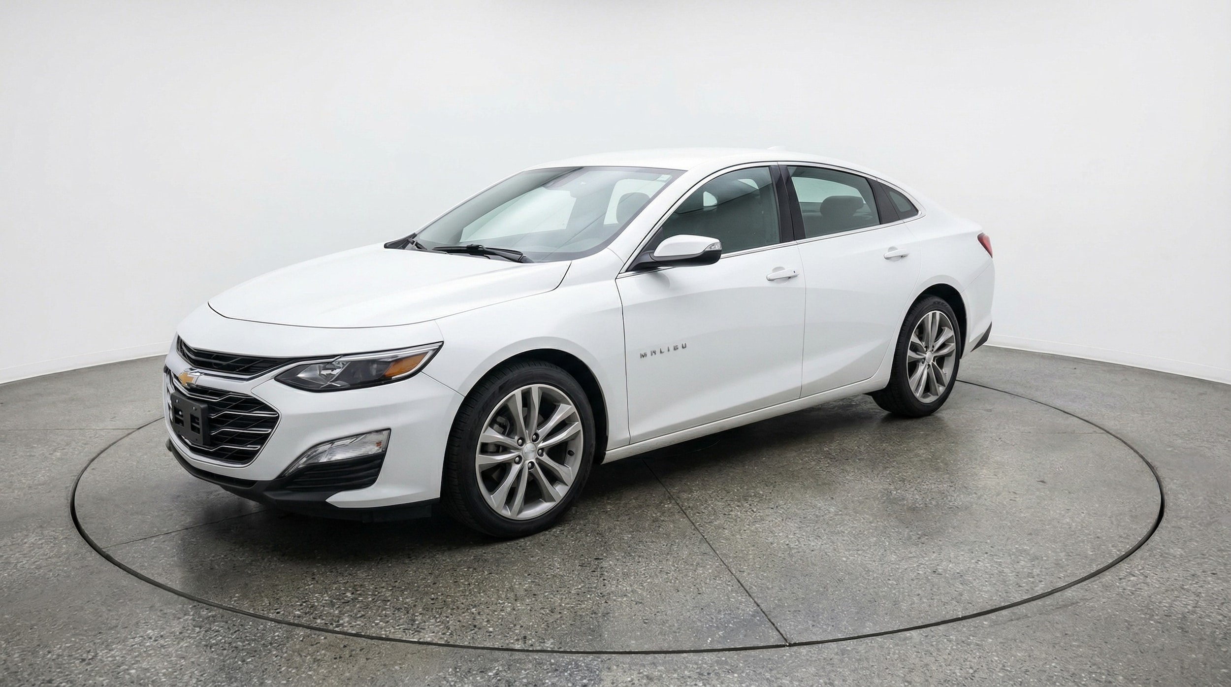 Thumbnail: 2024 Chevrolet Malibu - 3