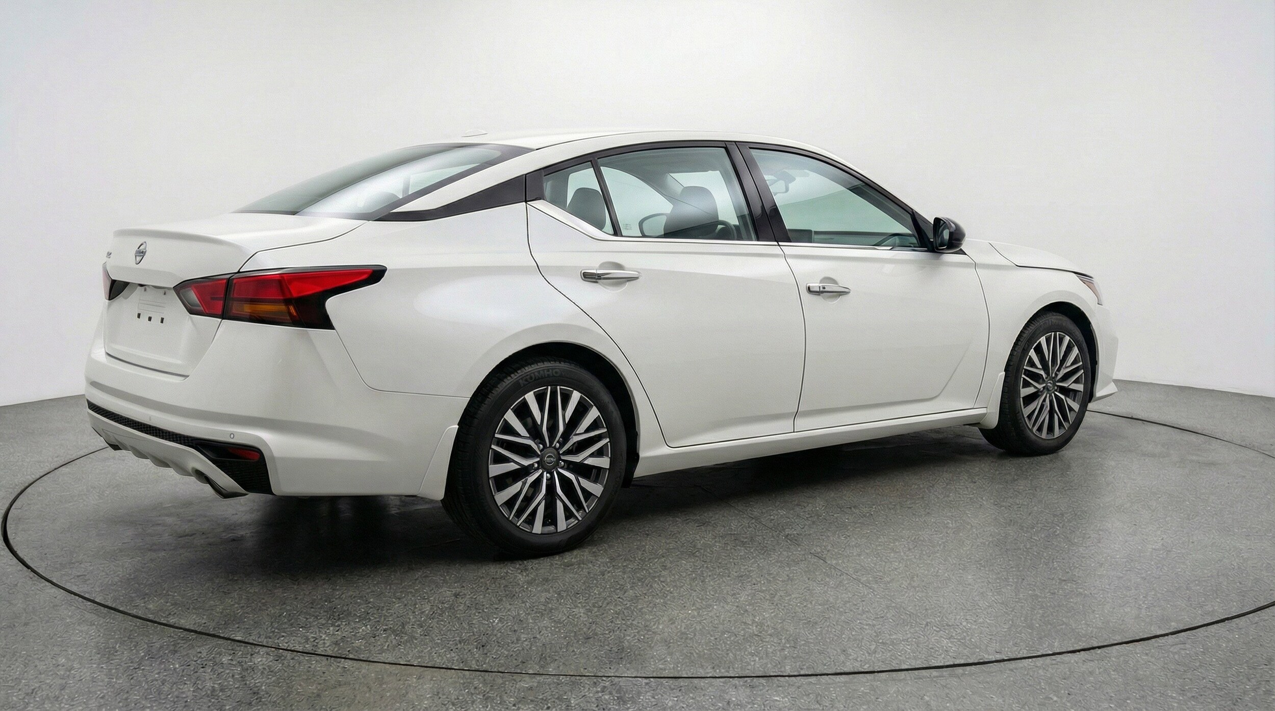Thumbnail: 2025 Nissan Altima - 9