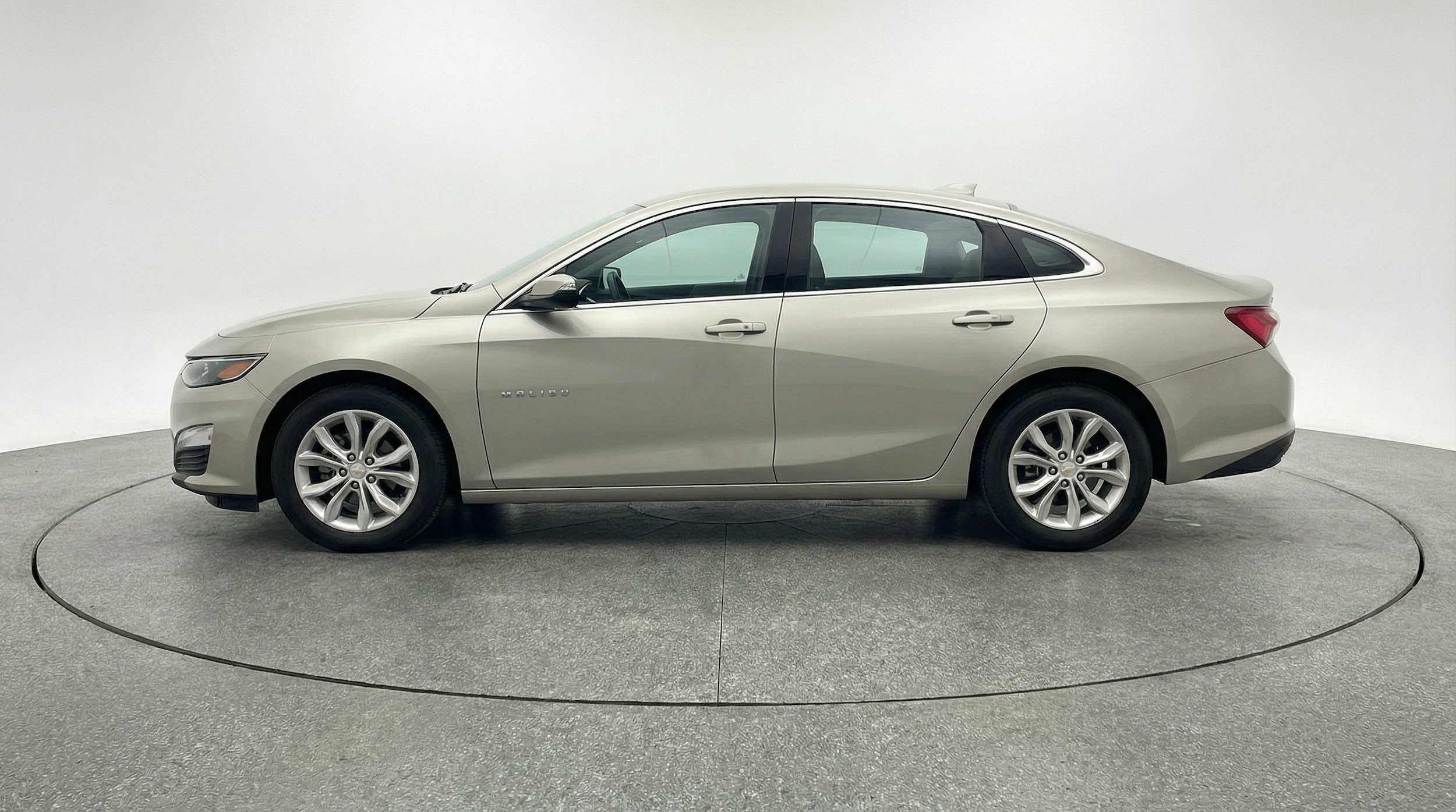 Thumbnail: 2024 Chevrolet Malibu - 4
