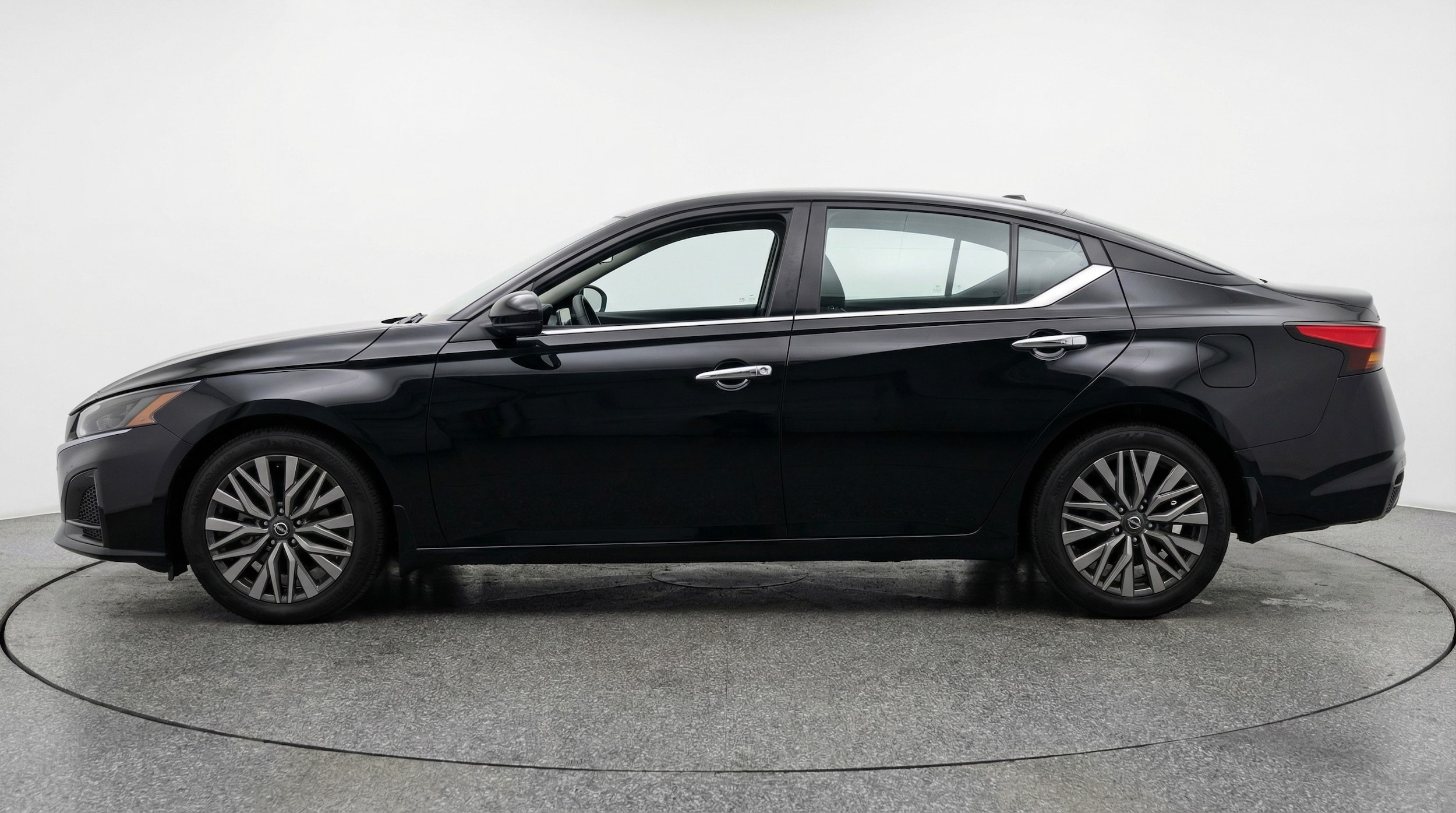 Thumbnail: 2025 Nissan Altima - 4