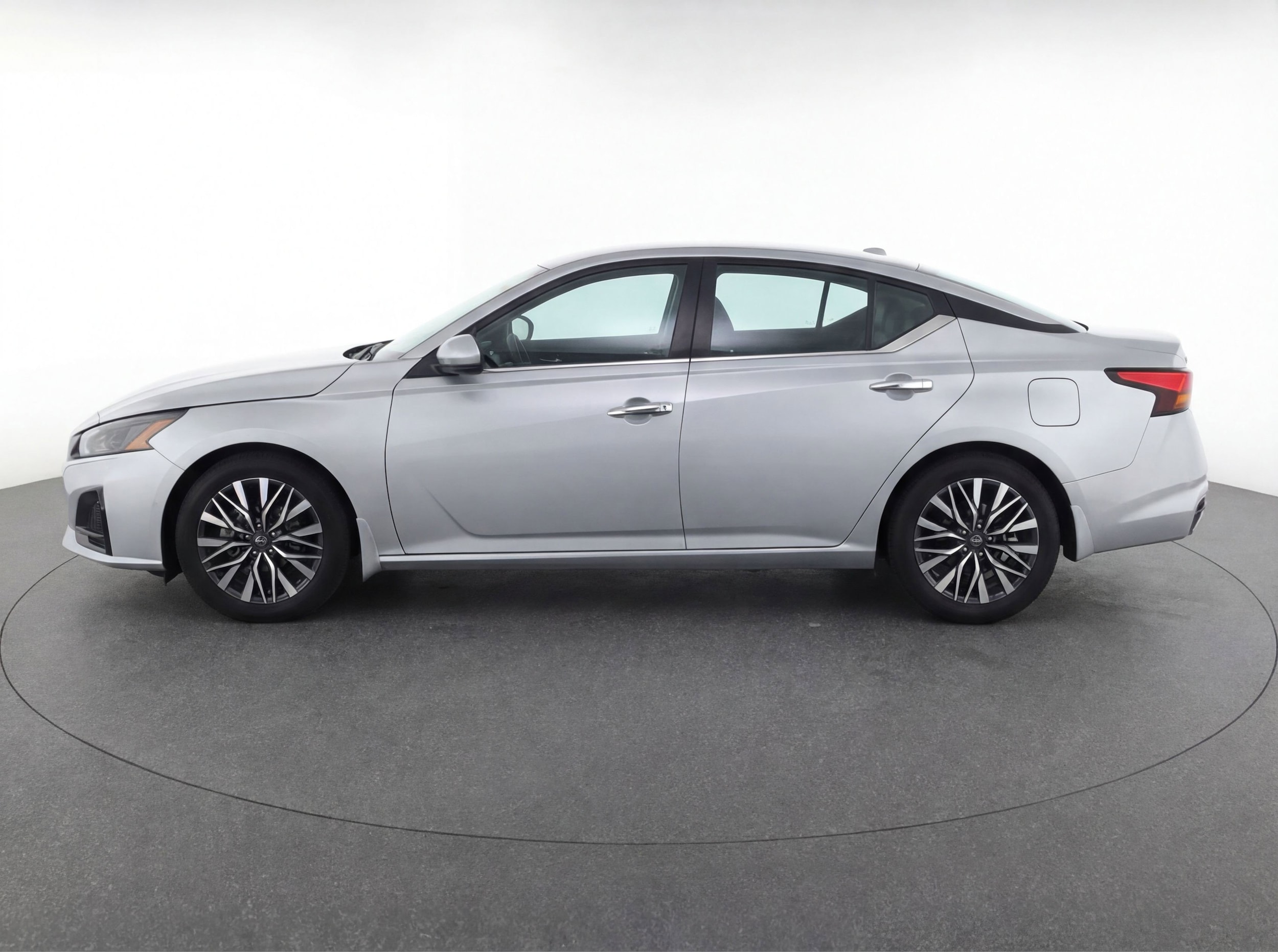 Thumbnail: 2023 Nissan Altima - 5