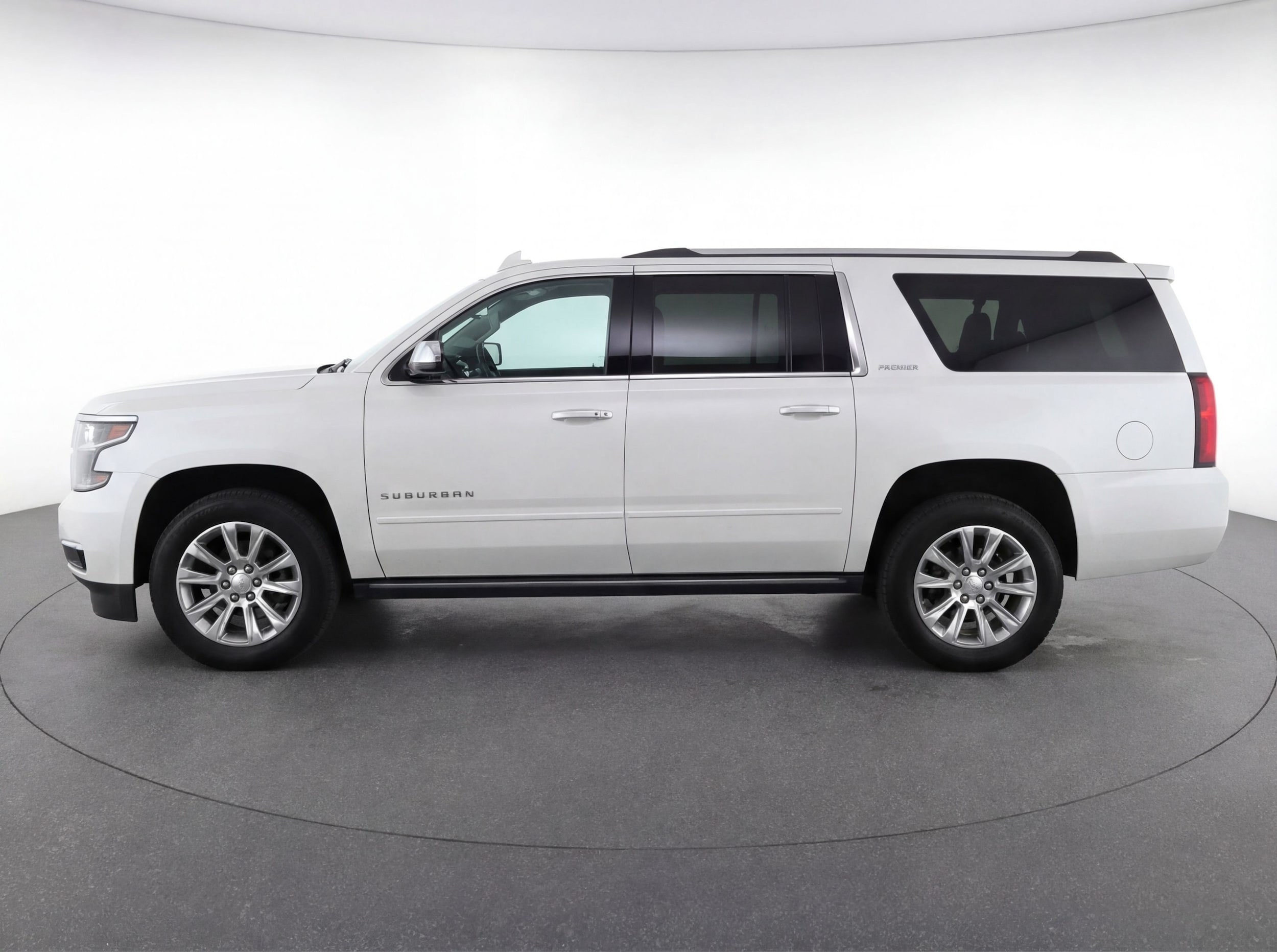 Thumbnail: 2023 Chevrolet Suburban - 5