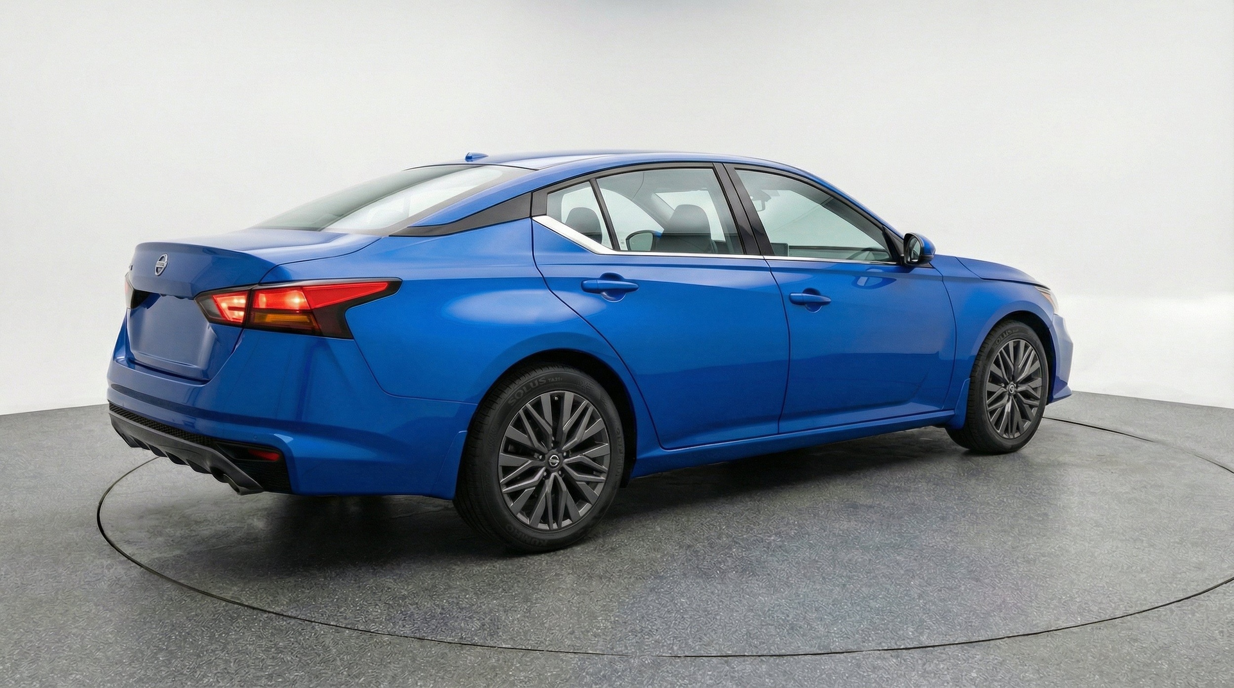 Thumbnail: 2025 Nissan Altima - 9