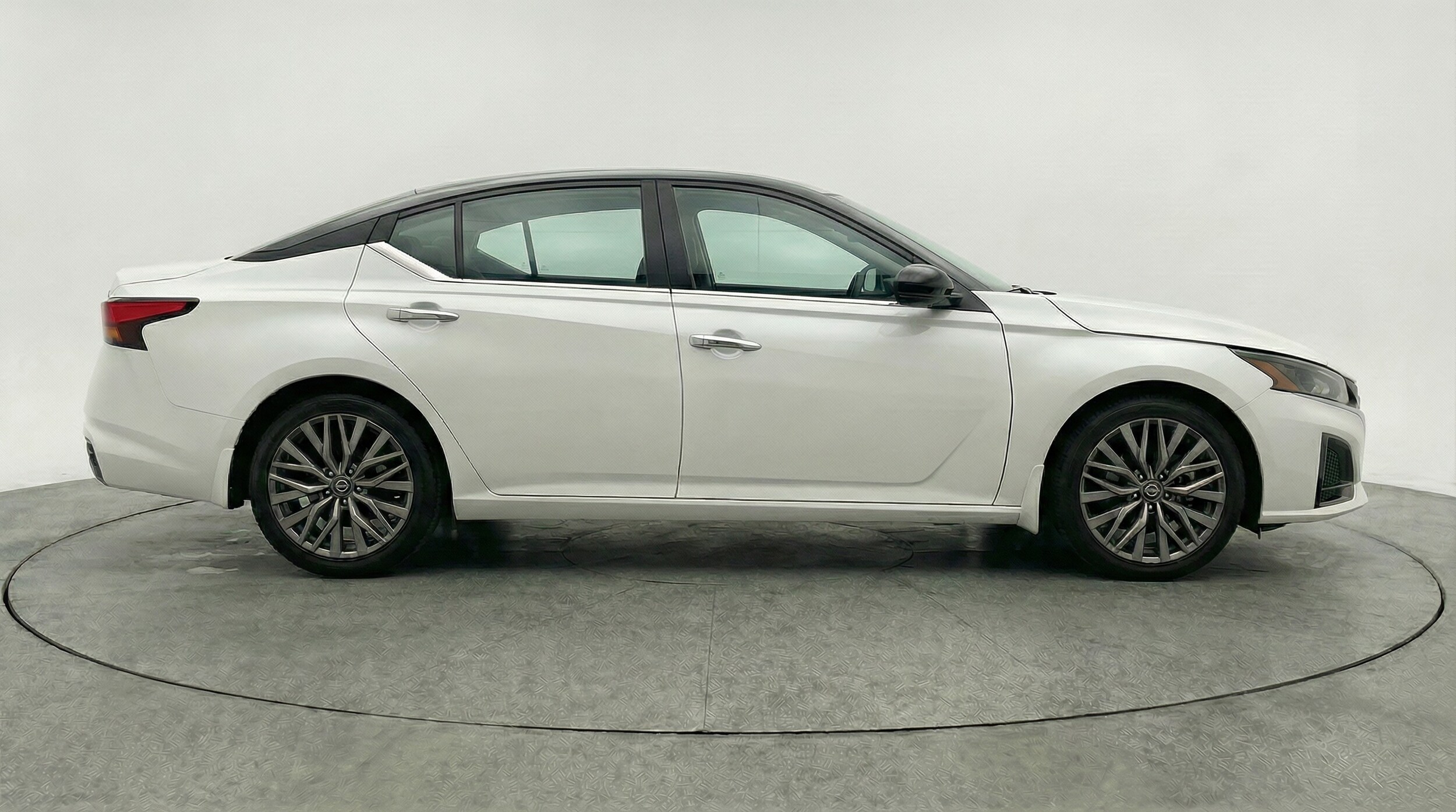 Thumbnail: 2025 Nissan Altima - 8