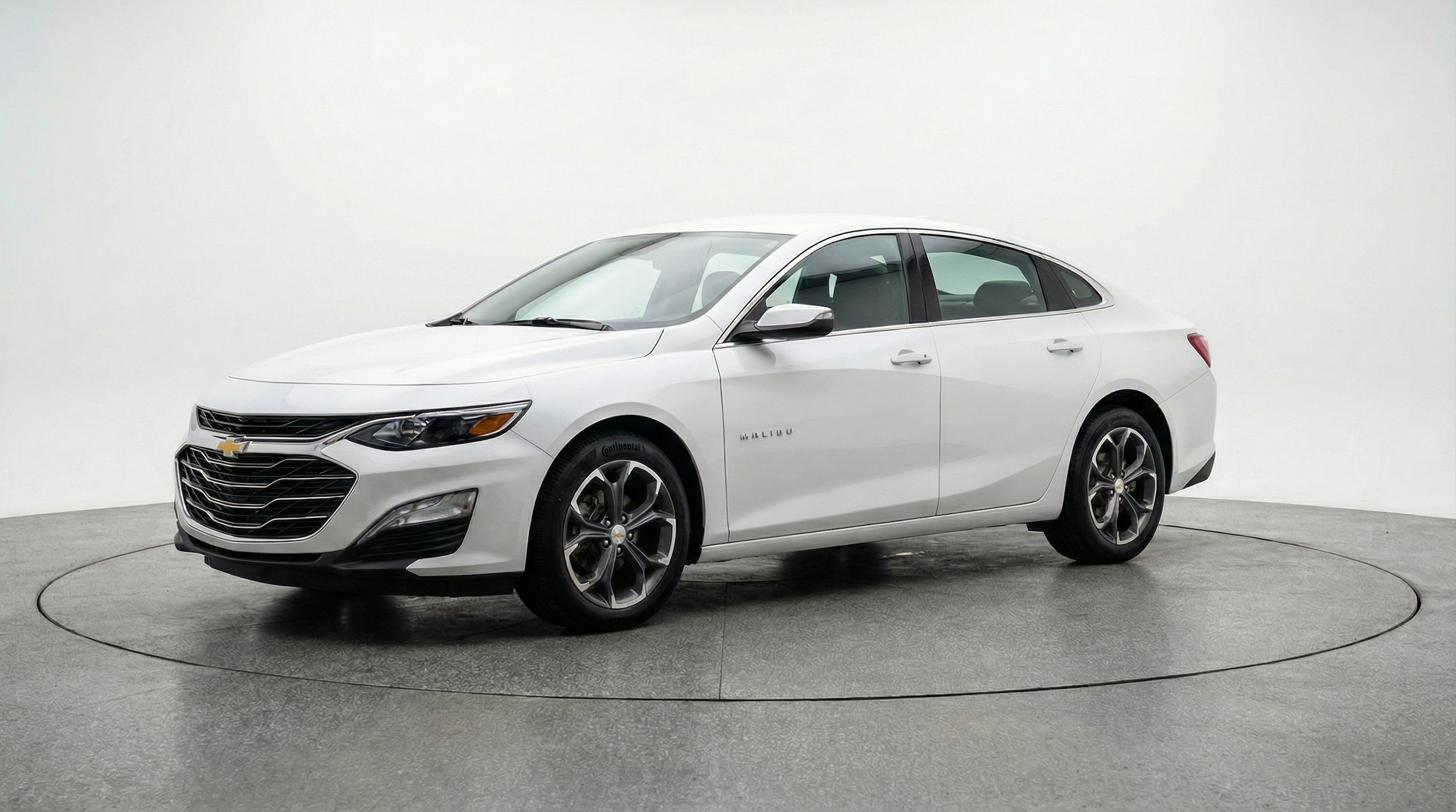 Thumbnail: 2024 Chevrolet Malibu - 3