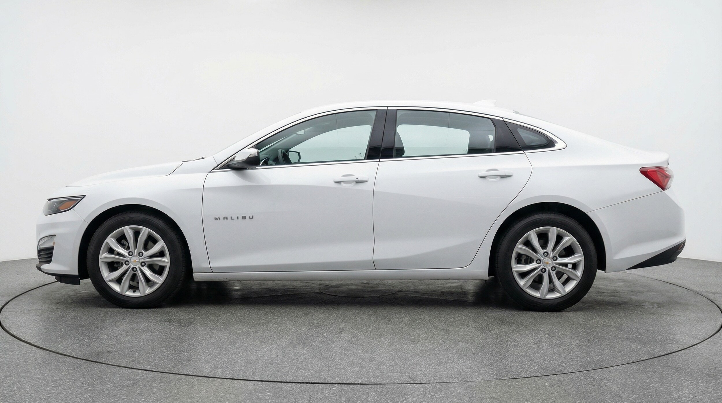 Thumbnail: 2024 Chevrolet Malibu - 4