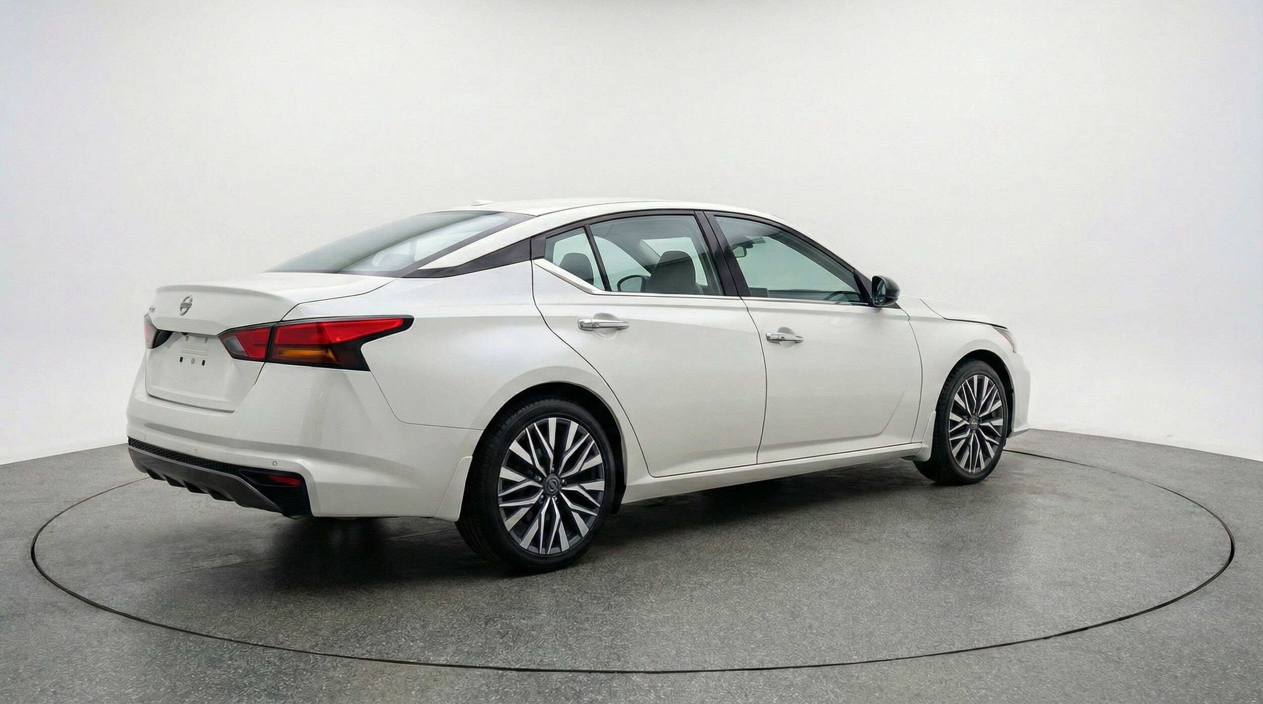 Thumbnail: 2025 Nissan Altima - 9