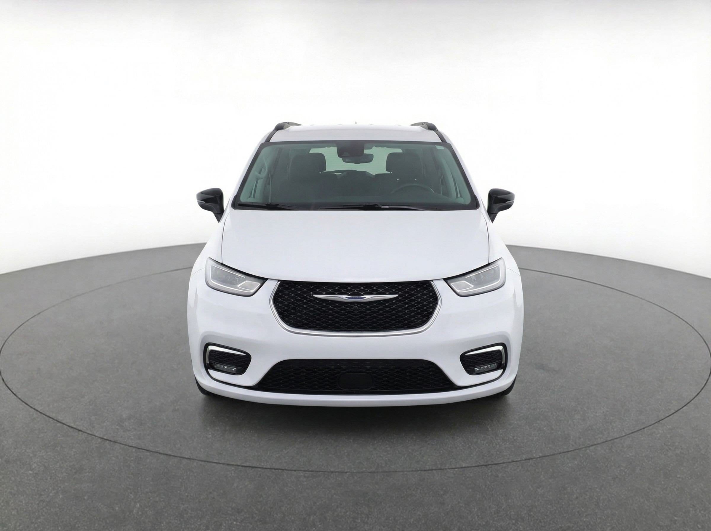 Thumbnail: 2024 Chrysler Pacifica - 2