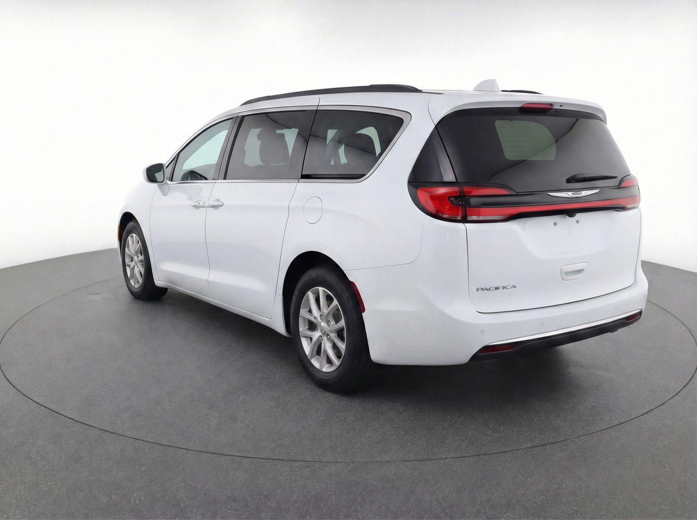 Thumbnail: 2024 Chrysler Pacifica - 6