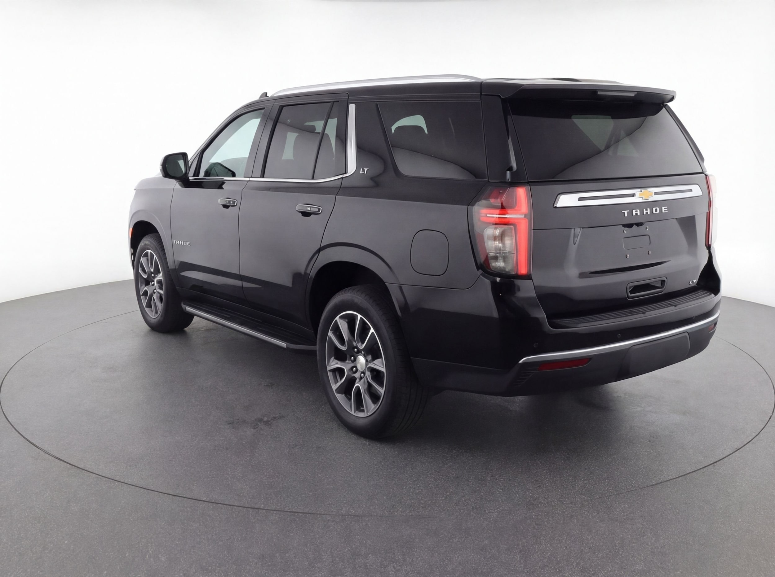 Thumbnail: 2023 Chevrolet Tahoe - 6