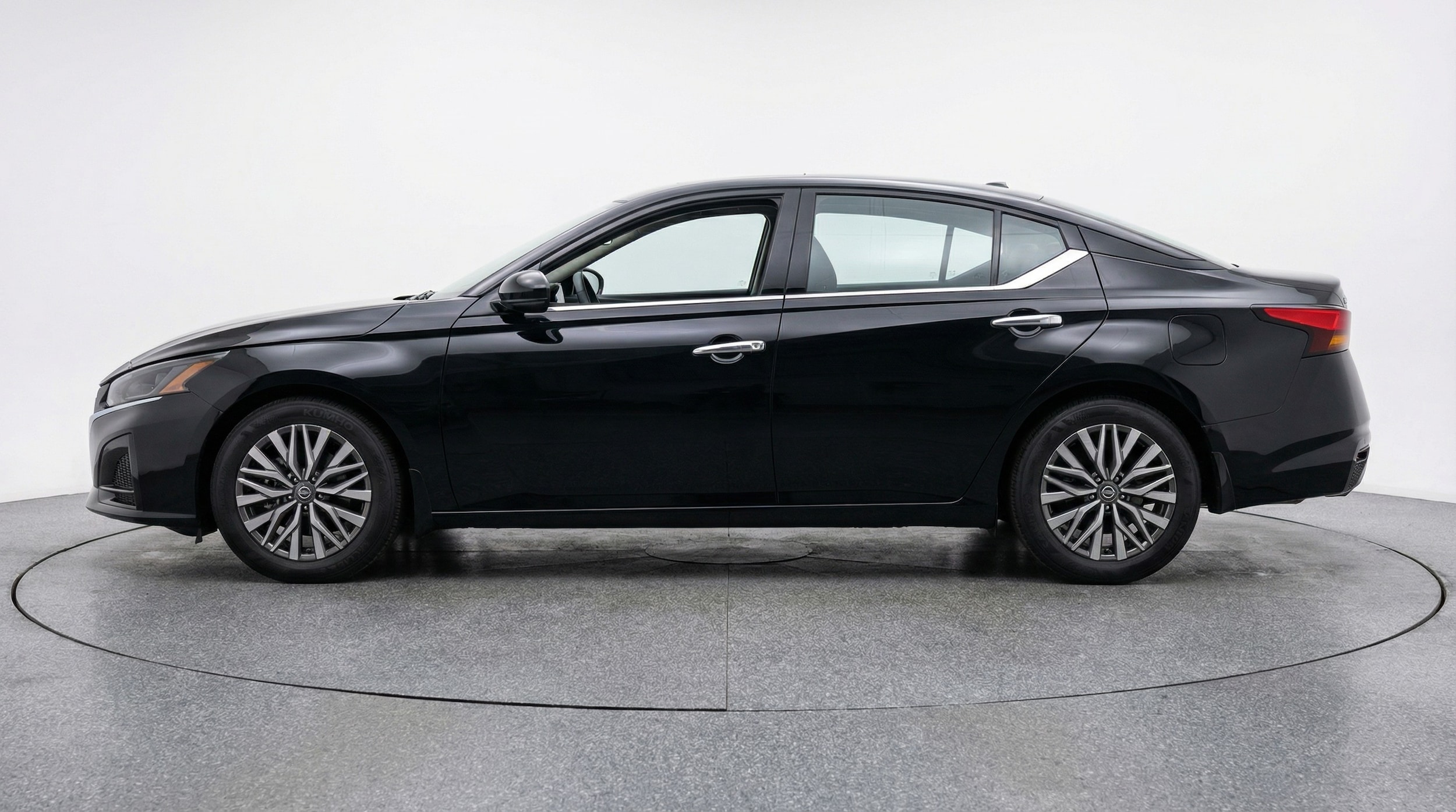Thumbnail: 2025 Nissan Altima - 4