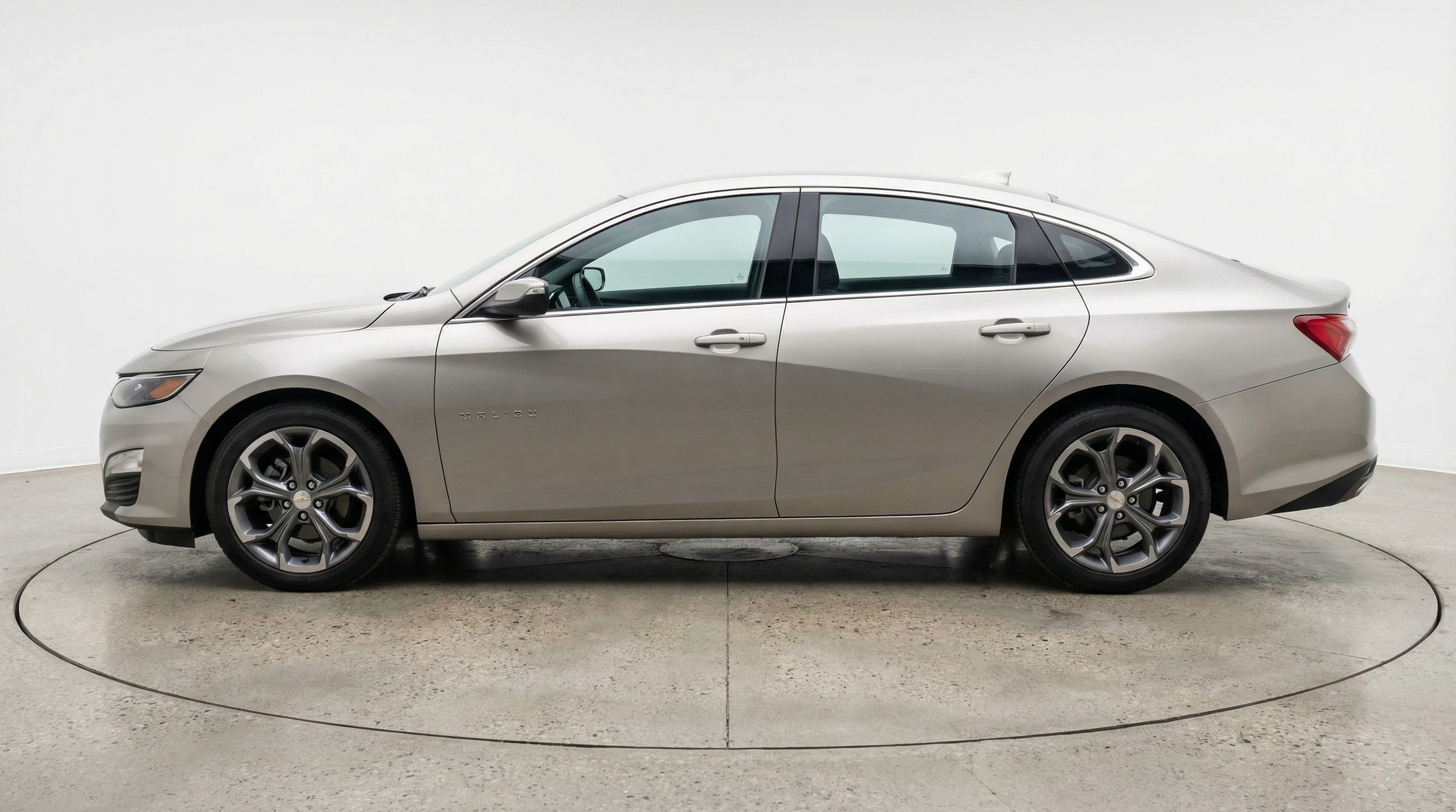 Thumbnail: 2024 Chevrolet Malibu - 4