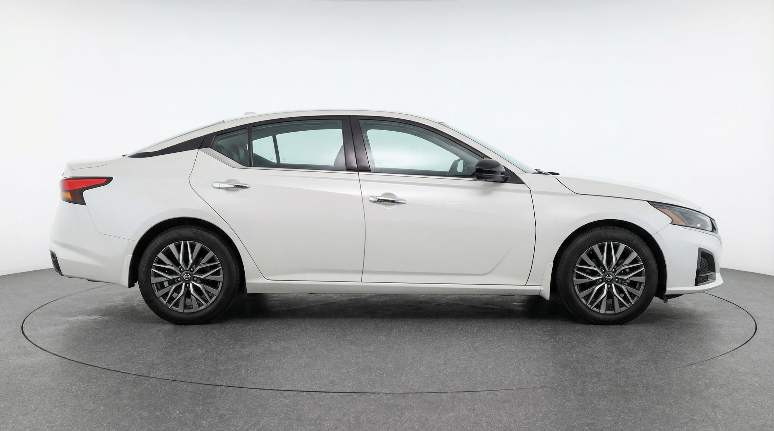 Thumbnail: 2025 Nissan Altima - 8